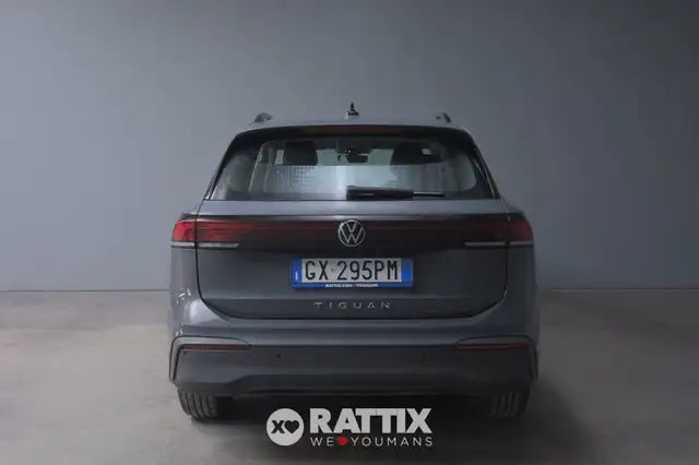 Volkswagen Tiguan view 5