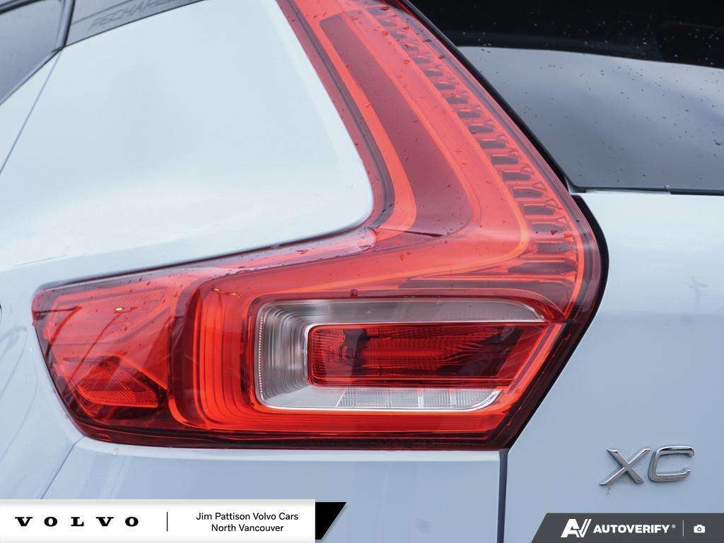 2024 Volvo XC40 Plus - HOV Access! thumb 11