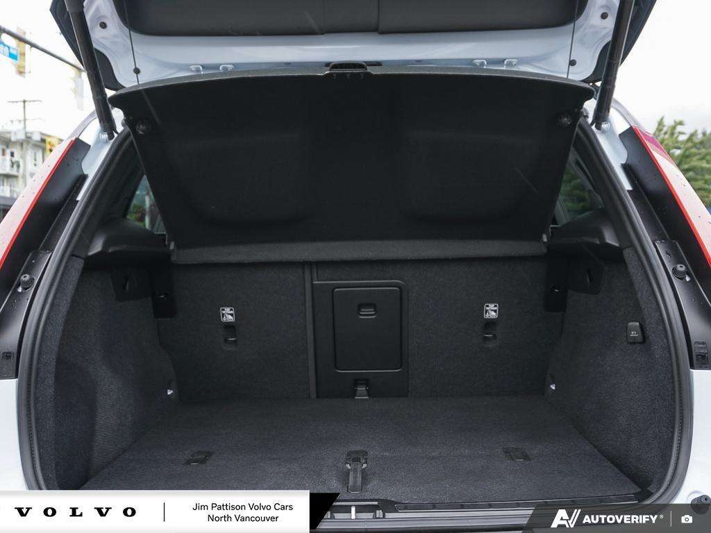 2024 Volvo XC40 Plus - HOV Access! thumb 12