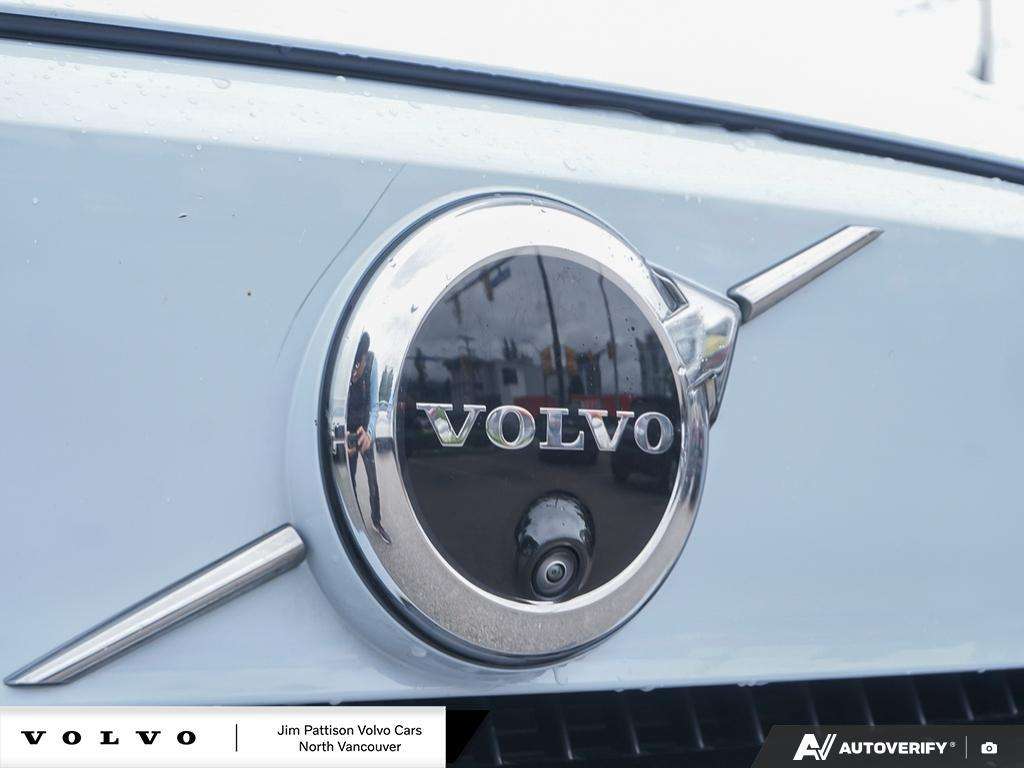 2024 Volvo XC40 Plus - HOV Access! thumb 9