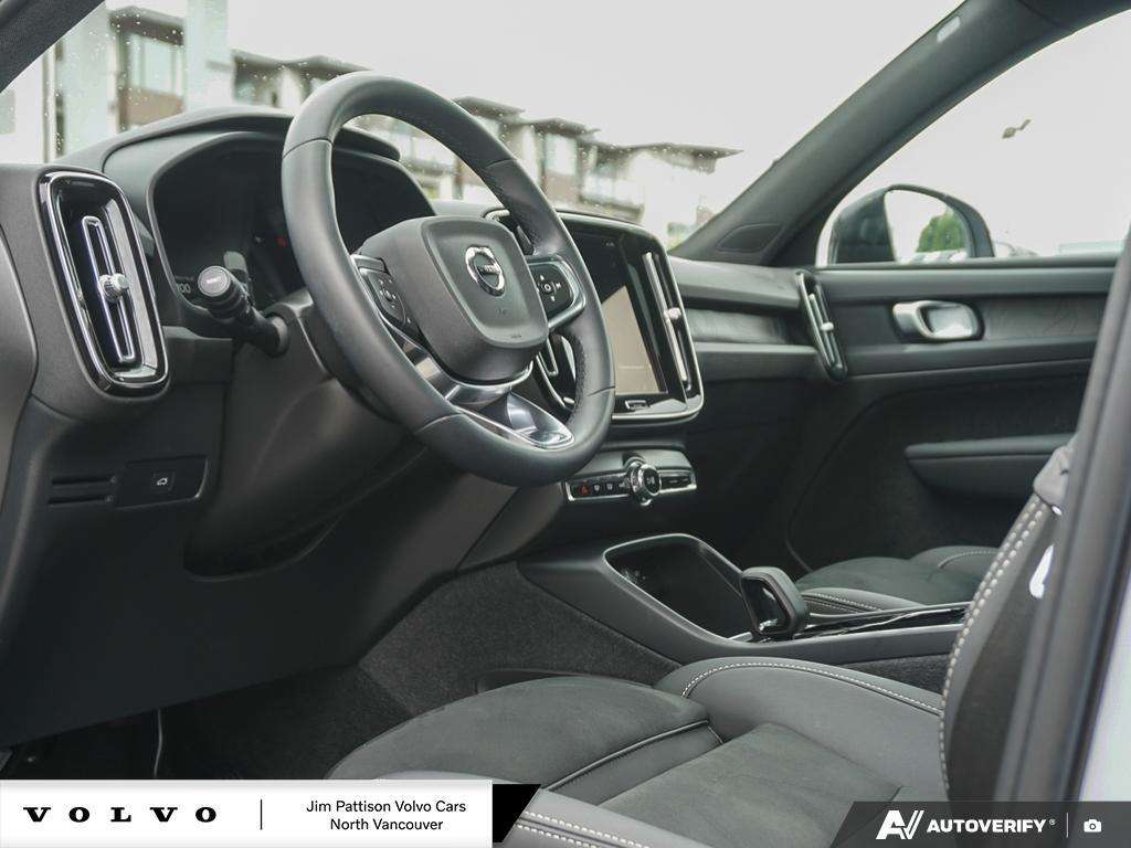 2024 Volvo XC40 Plus - HOV Access! thumb 16
