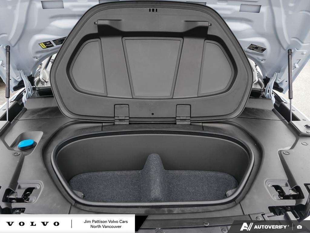 2024 Volvo XC40 Plus - HOV Access! thumb 8