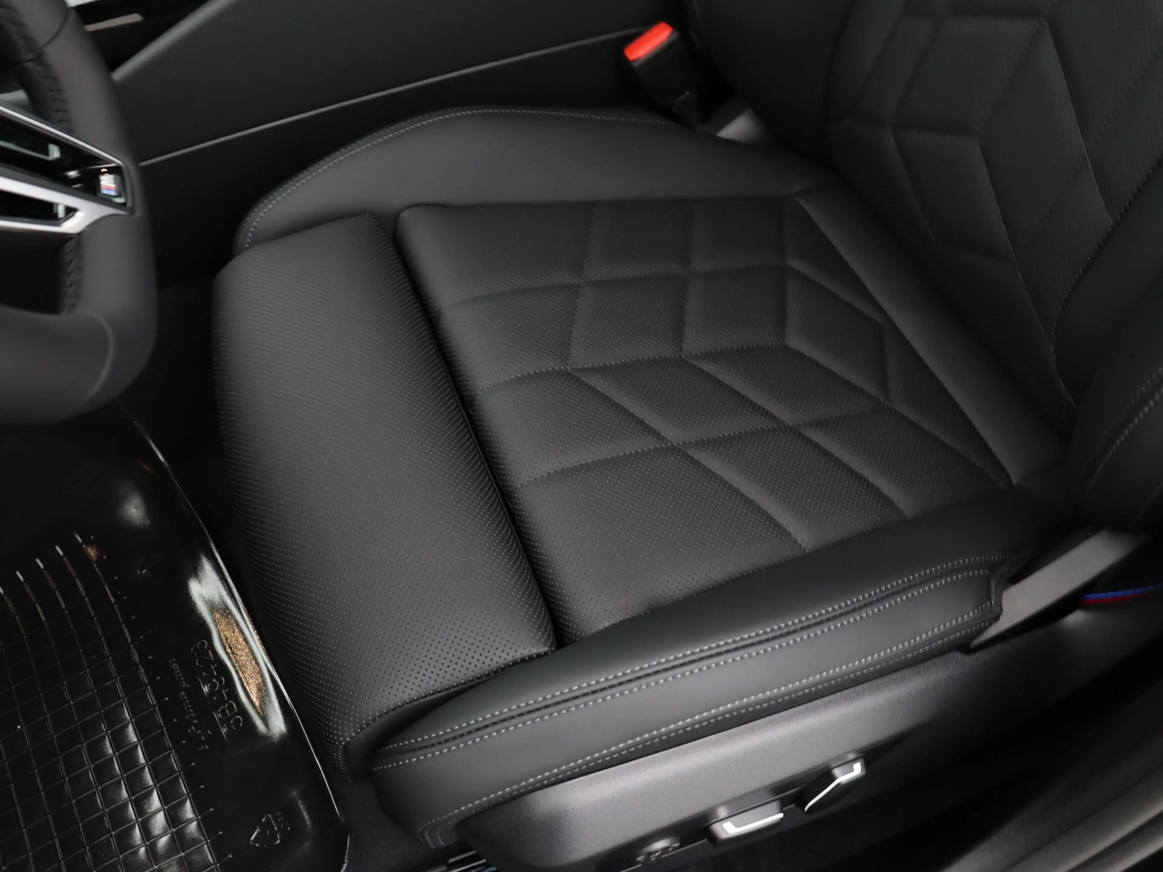 BMW 530 5 serie Touring 530e M Sport Pro — photo 15