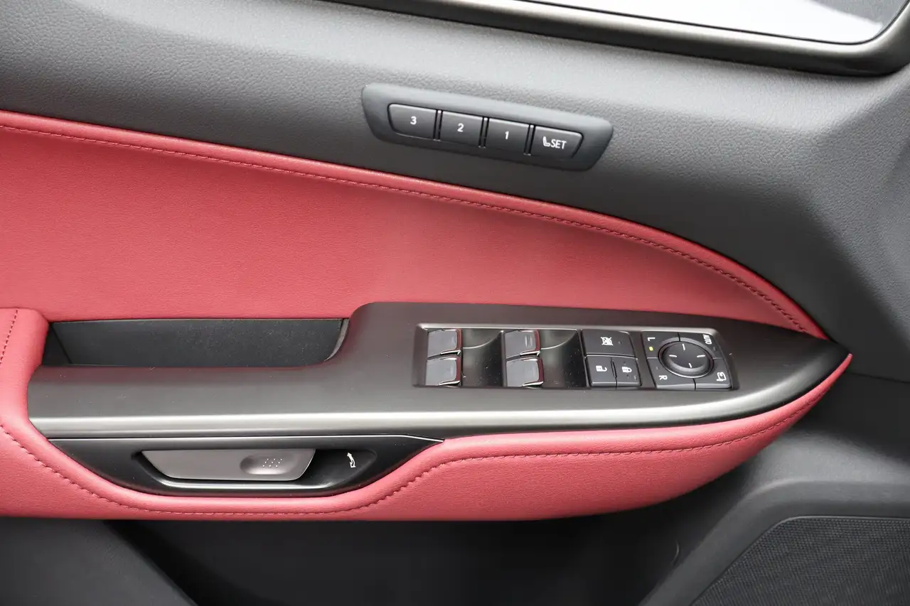 Lexus NX photo Lexus NX