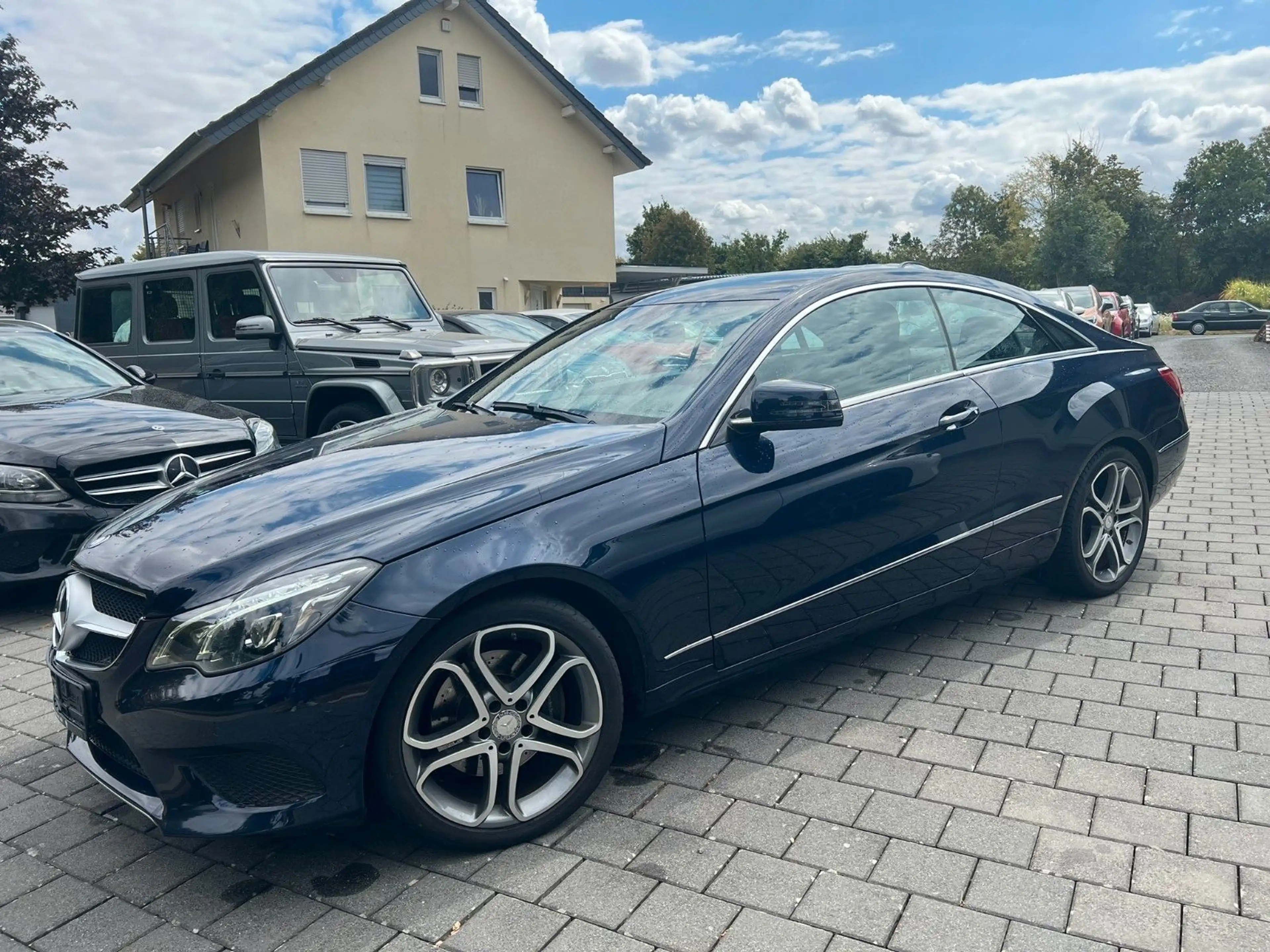 Mercedes-Benz E 250 Coupe NAVI SPORT PAKET VOLLLEDER SHZ PDC — photo 2