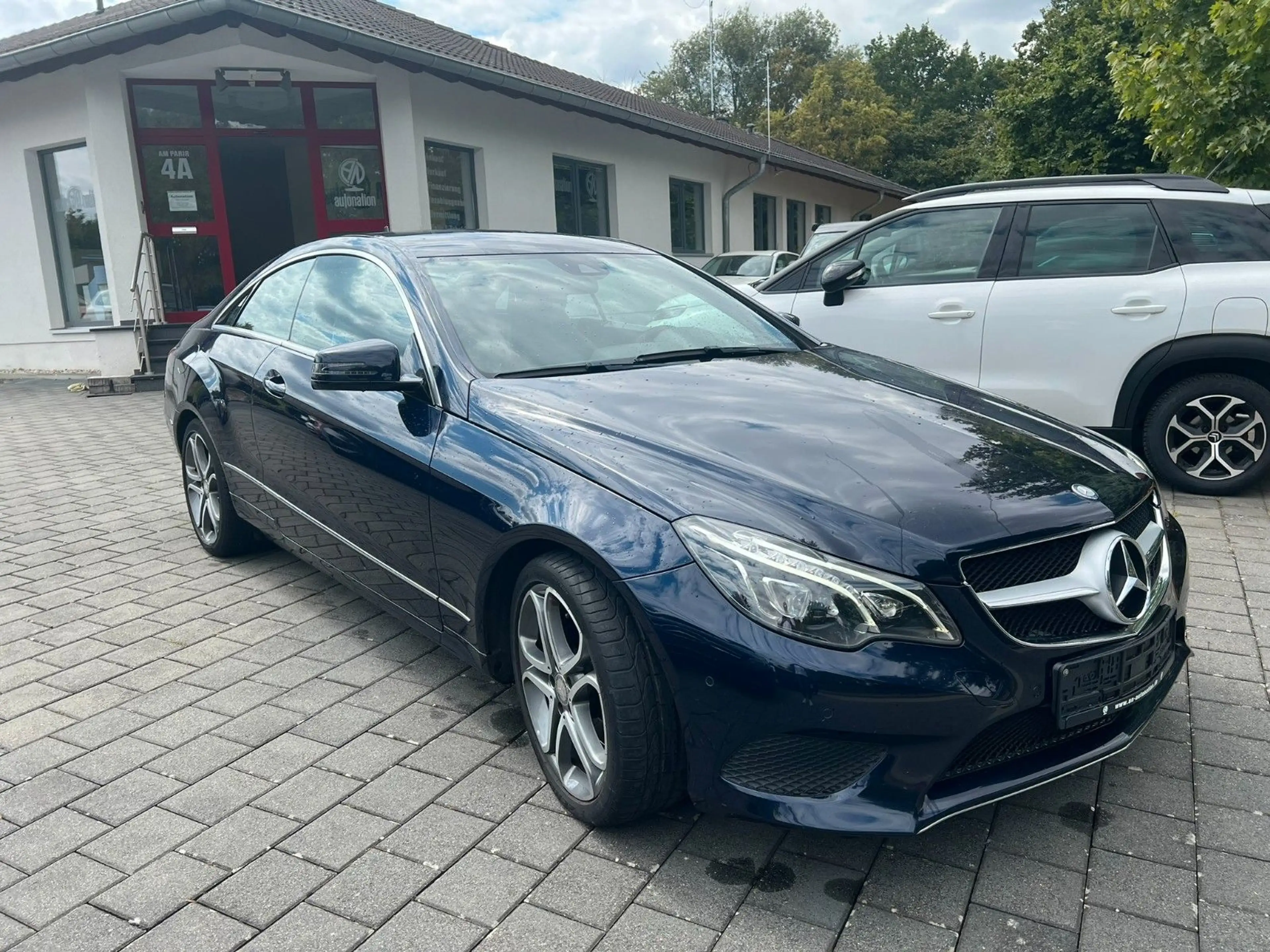 Mercedes-Benz E 250 Coupe NAVI SPORT PAKET VOLLLEDER SHZ PDC — photo 6
