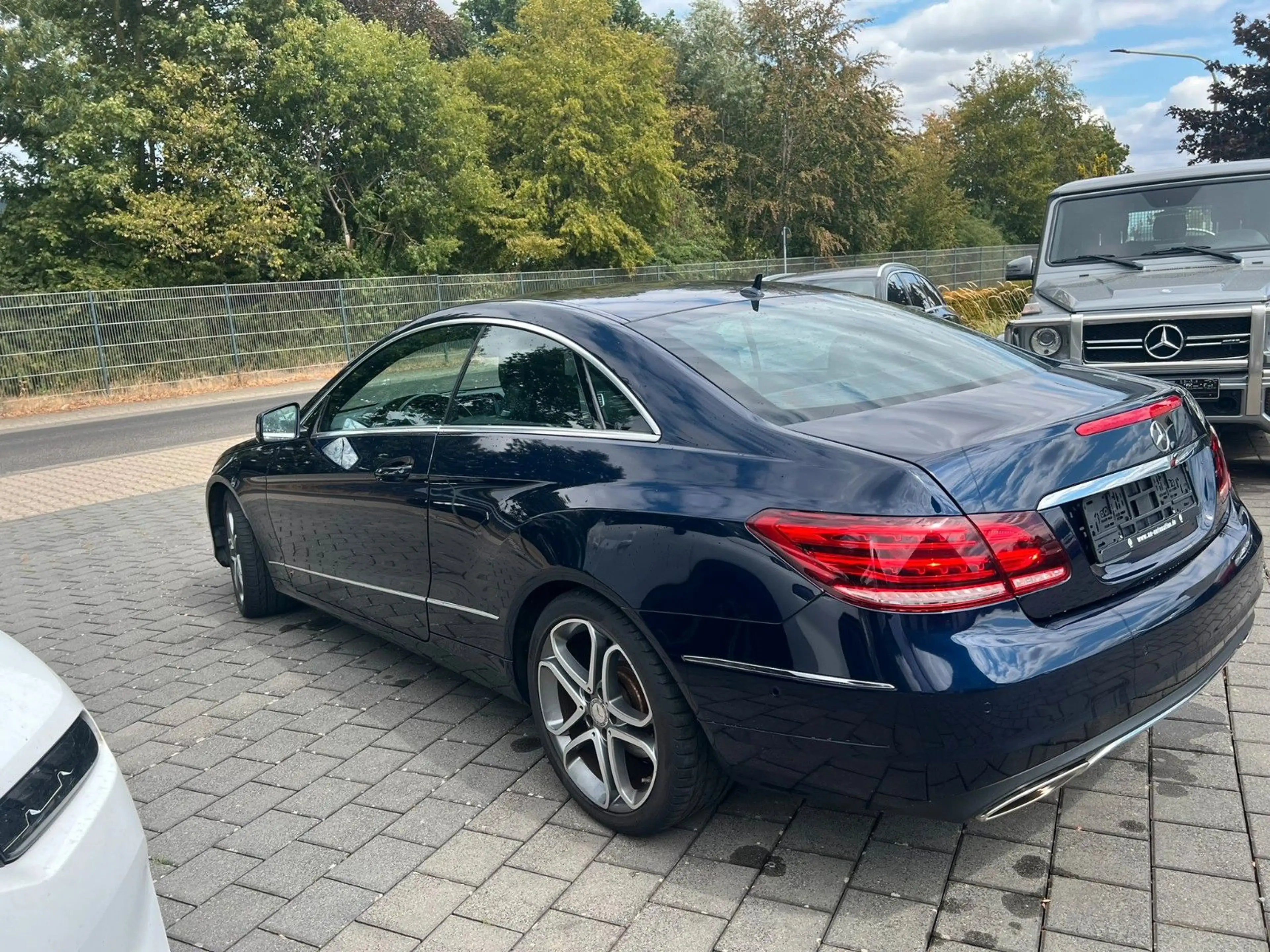 Mercedes-Benz E 250 Coupe NAVI SPORT PAKET VOLLLEDER SHZ PDC — photo 3