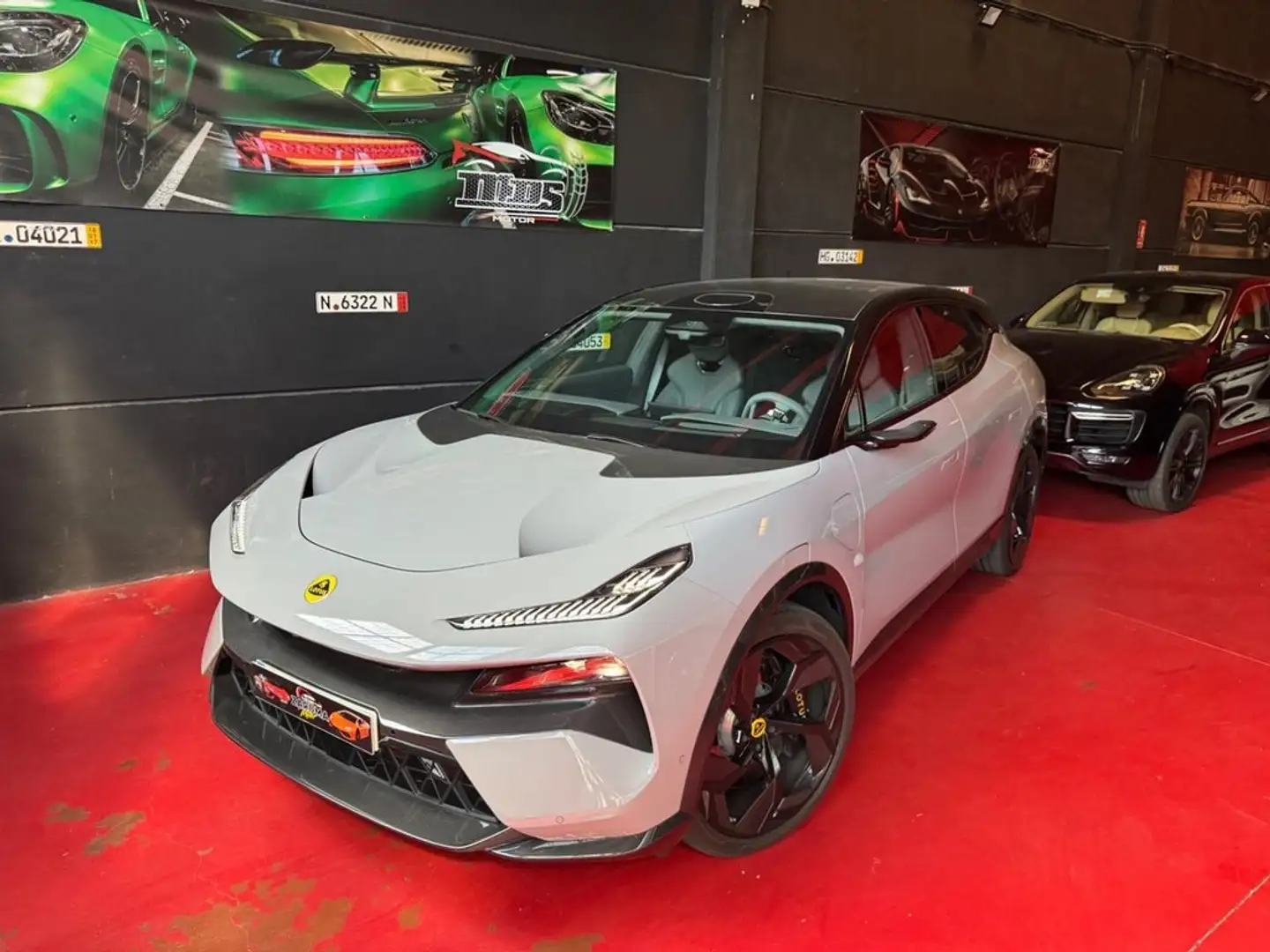 Lotus Eletre 900 Sport Carbon Gris - 1