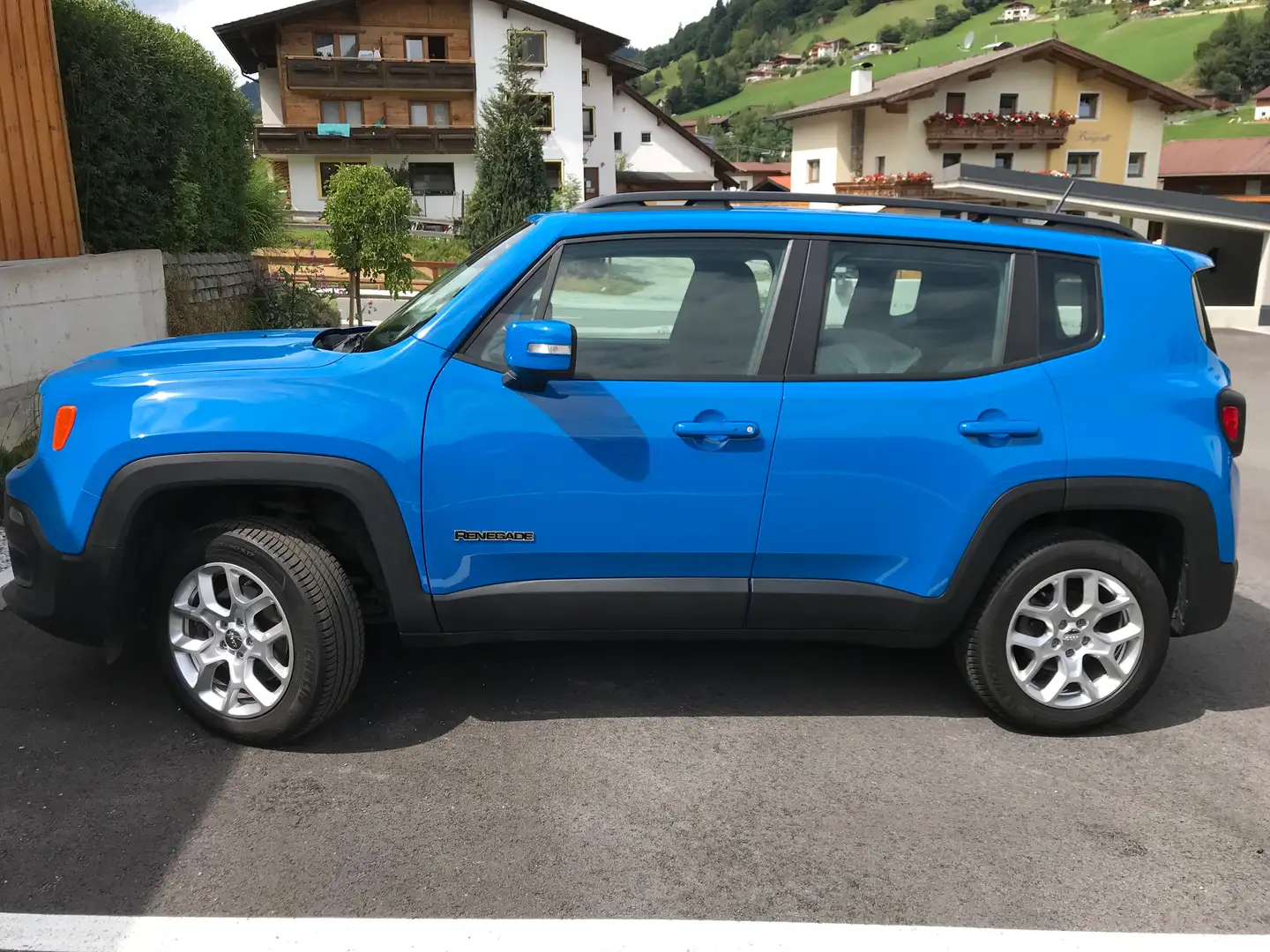 Jeep Renegade Renegade 2,0 MultiJet II 120 Longitude AWD Blau - 1