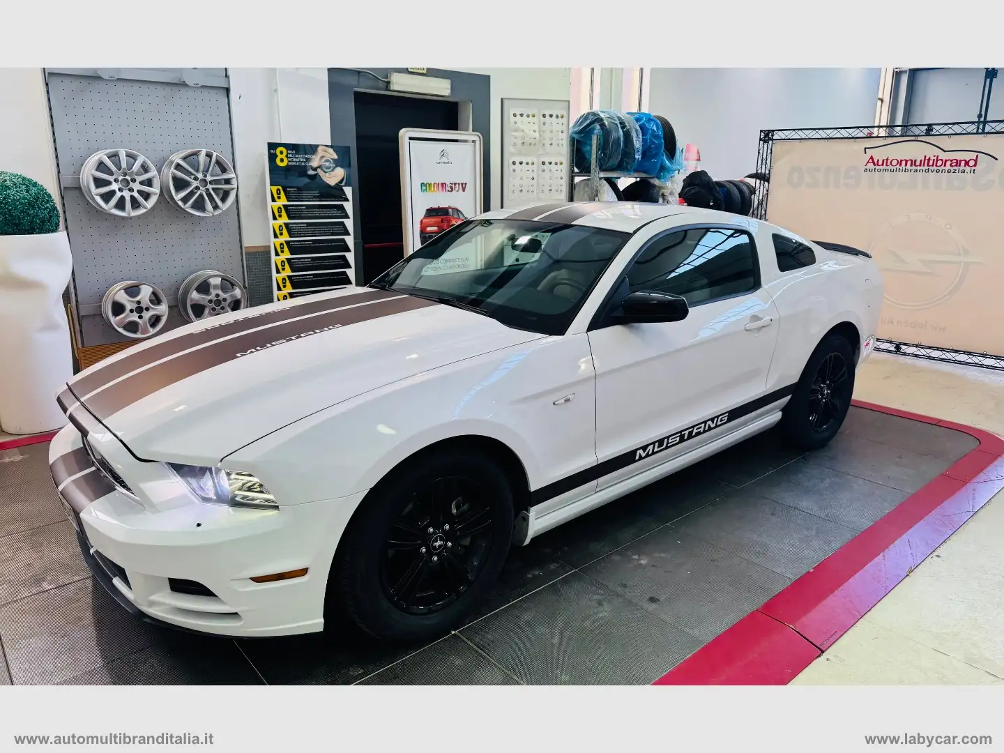 Ford Mustang V6 aut. GT KW 224 Bianco - 1