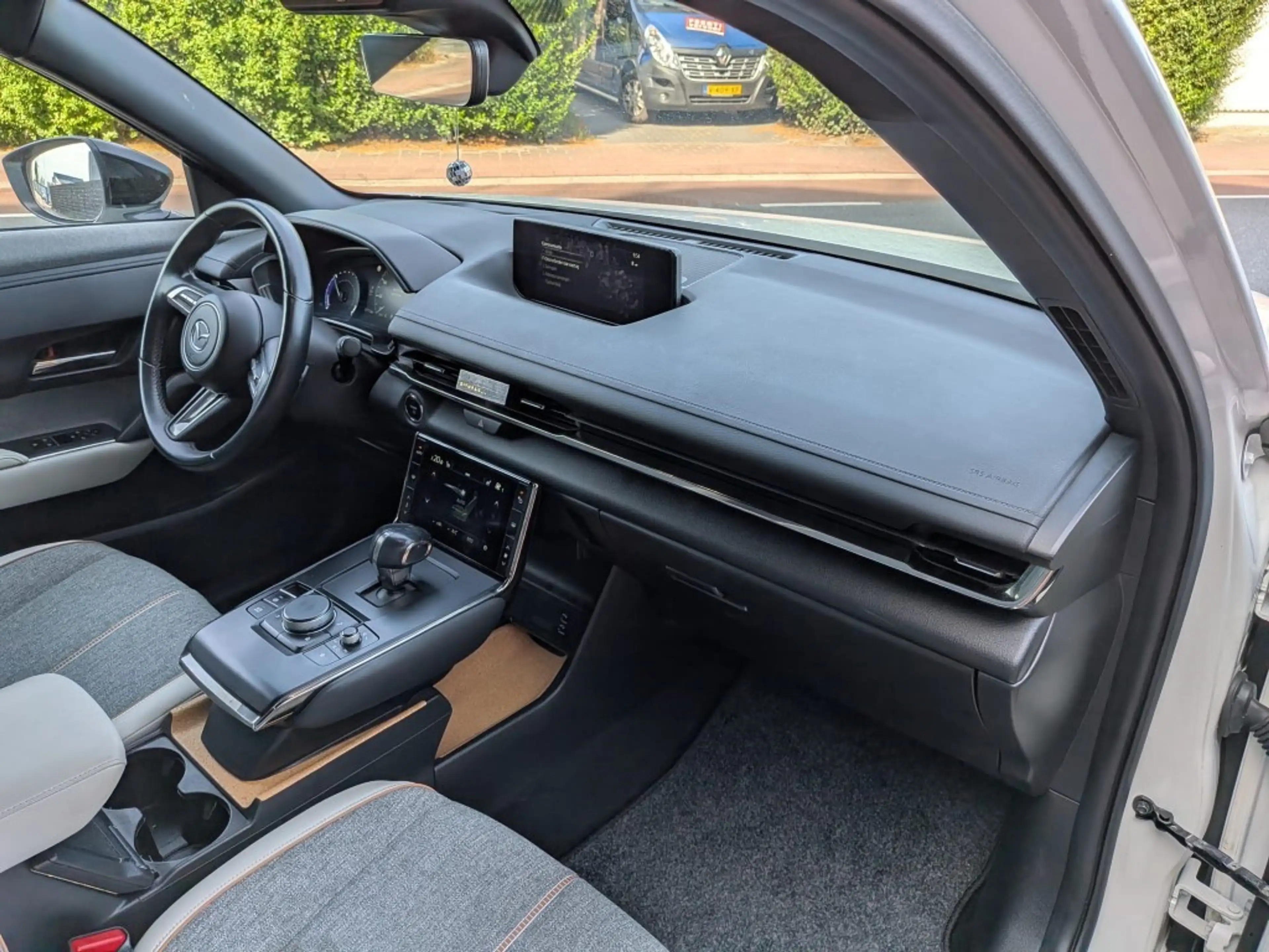 Mazda MX-30 e-SkyActiv 145 First Edition 36 kWh — photo 7
