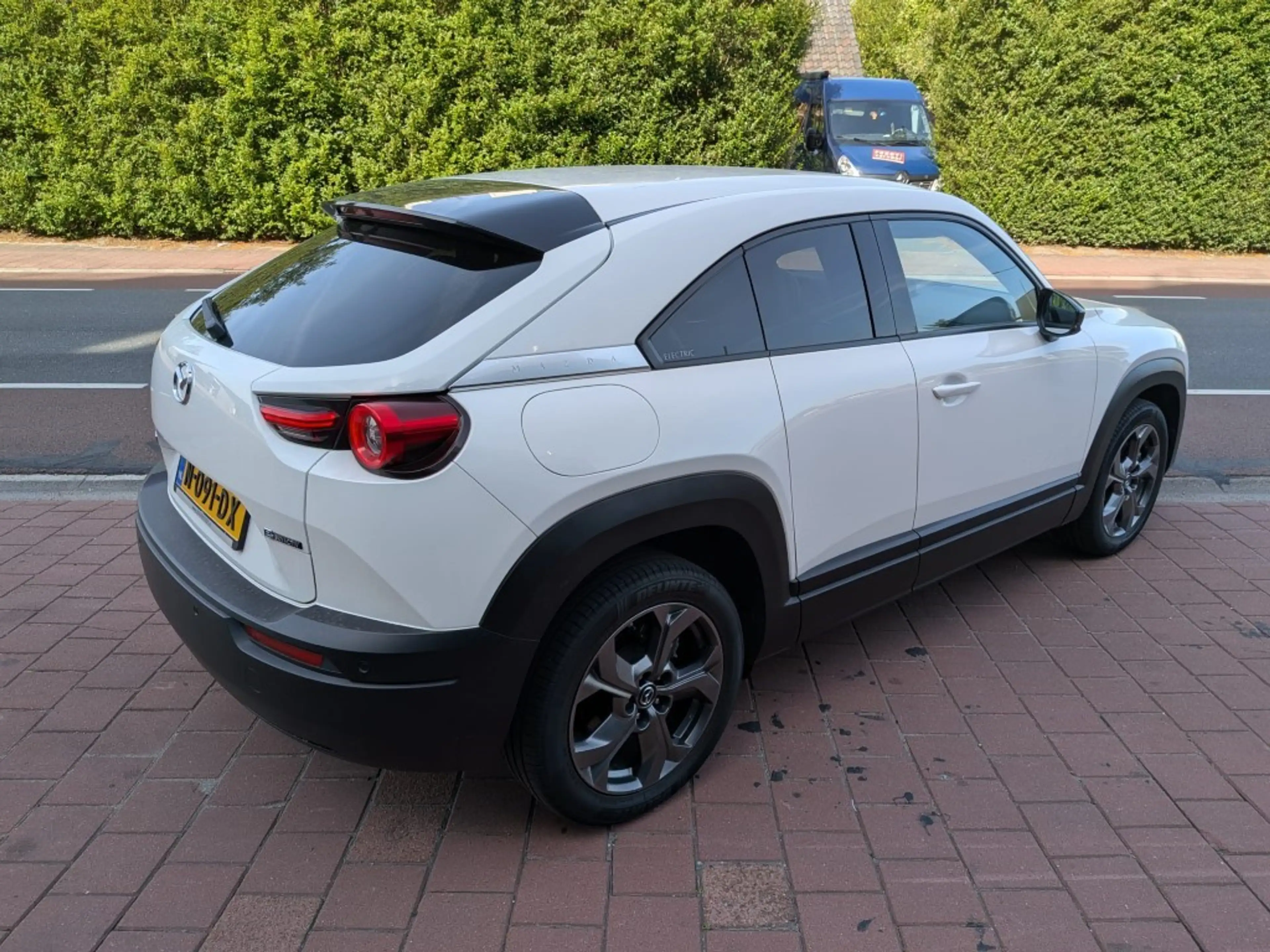 Mazda MX-30 e-SkyActiv 145 First Edition 36 kWh — photo 5