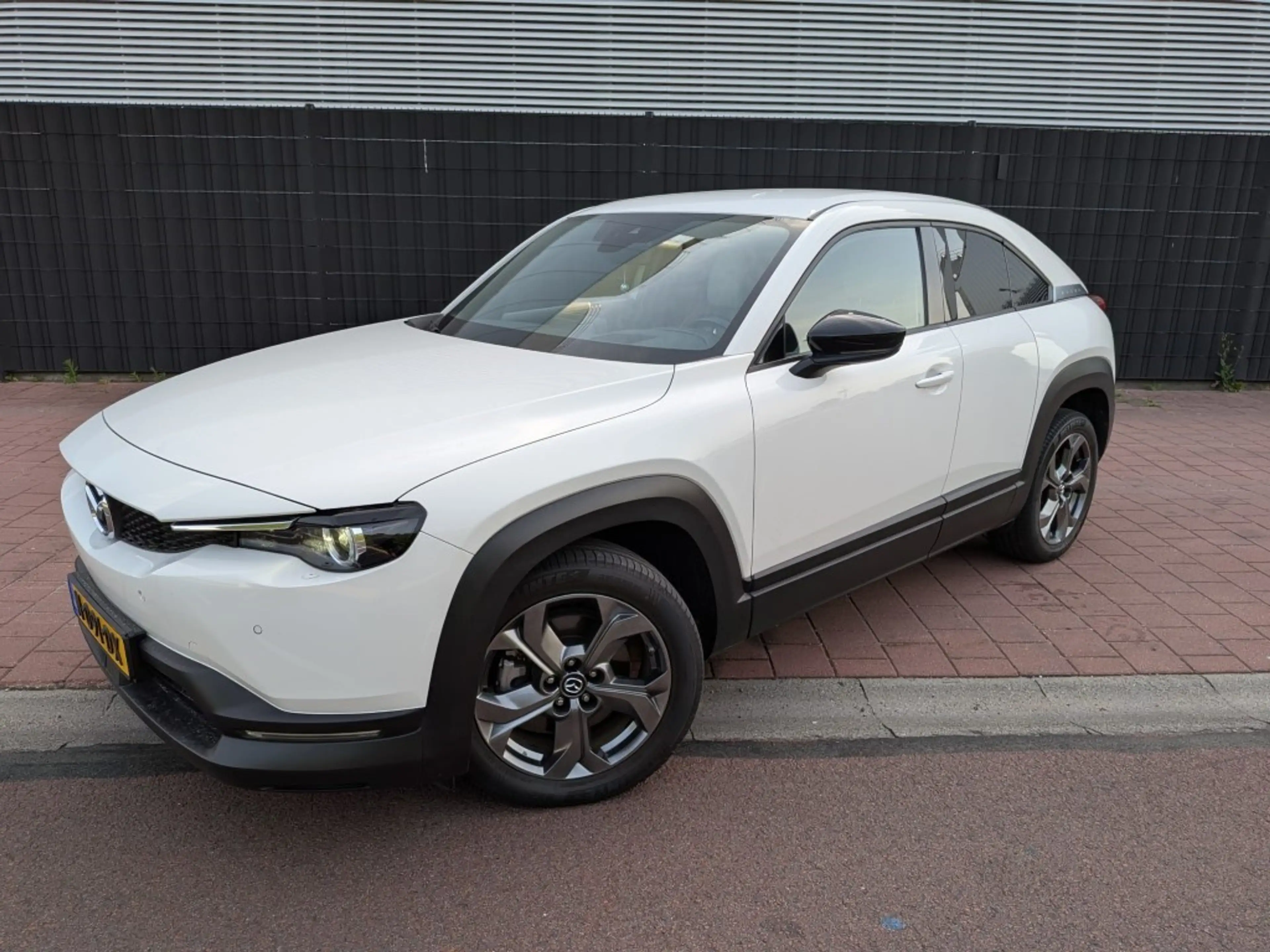 Mazda MX-30 e-SkyActiv 145 First Edition 36 kWh