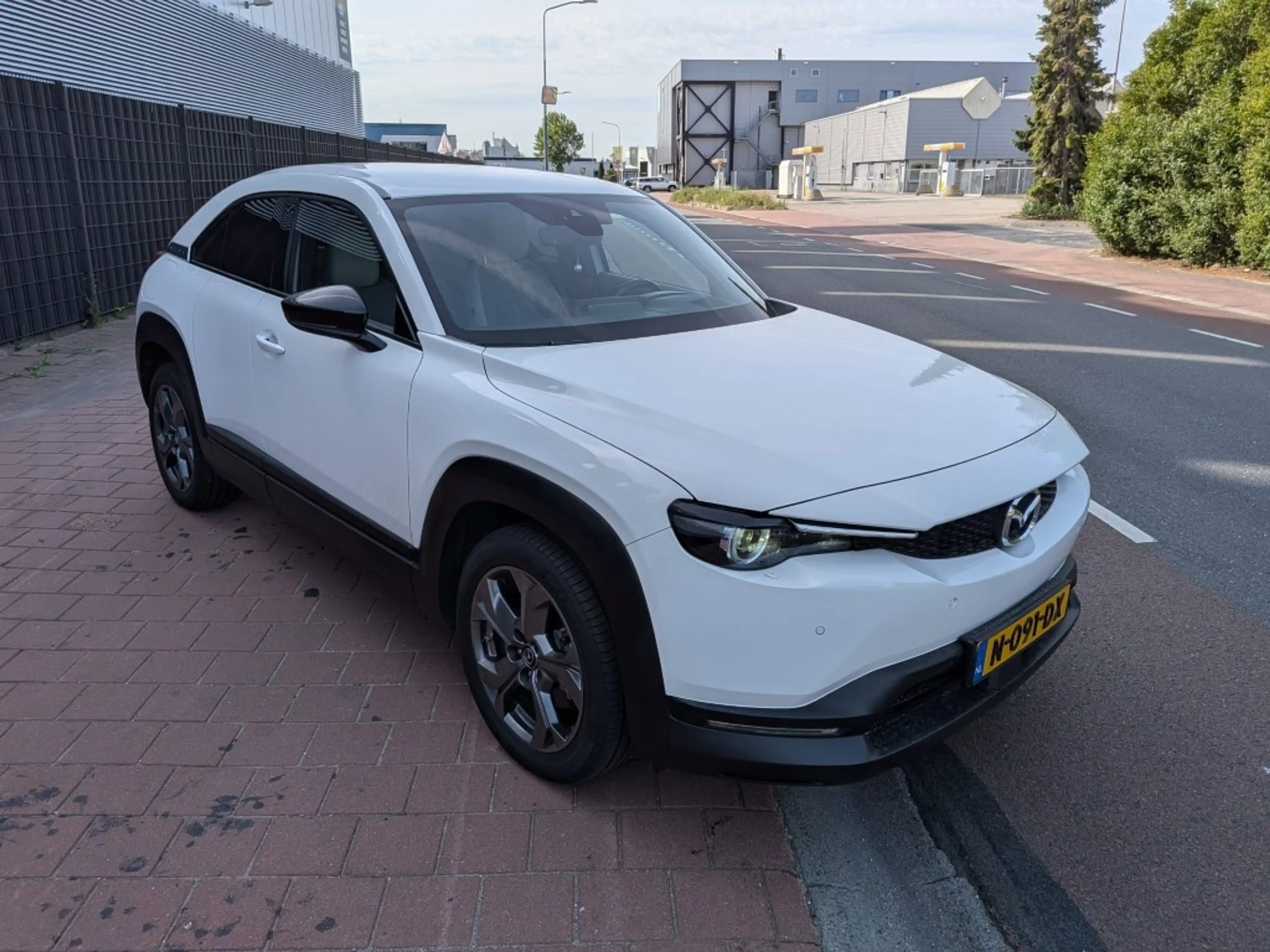 Mazda MX-30 e-SkyActiv 145 First Edition 36 kWh — photo 10