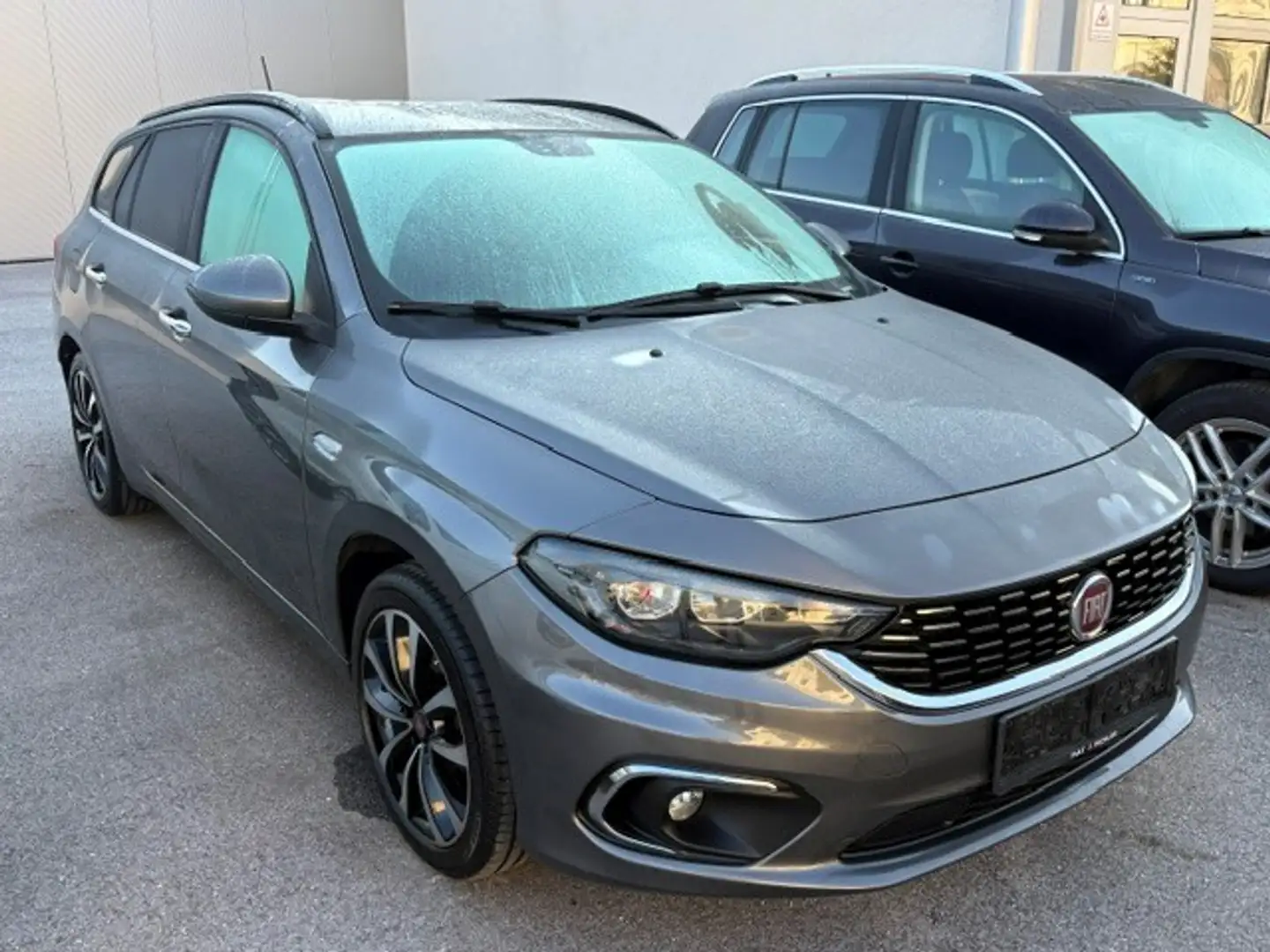 Fiat Tipo Tipo MultiJet 120 SCR DCT Lounge Lounge Grau - 2