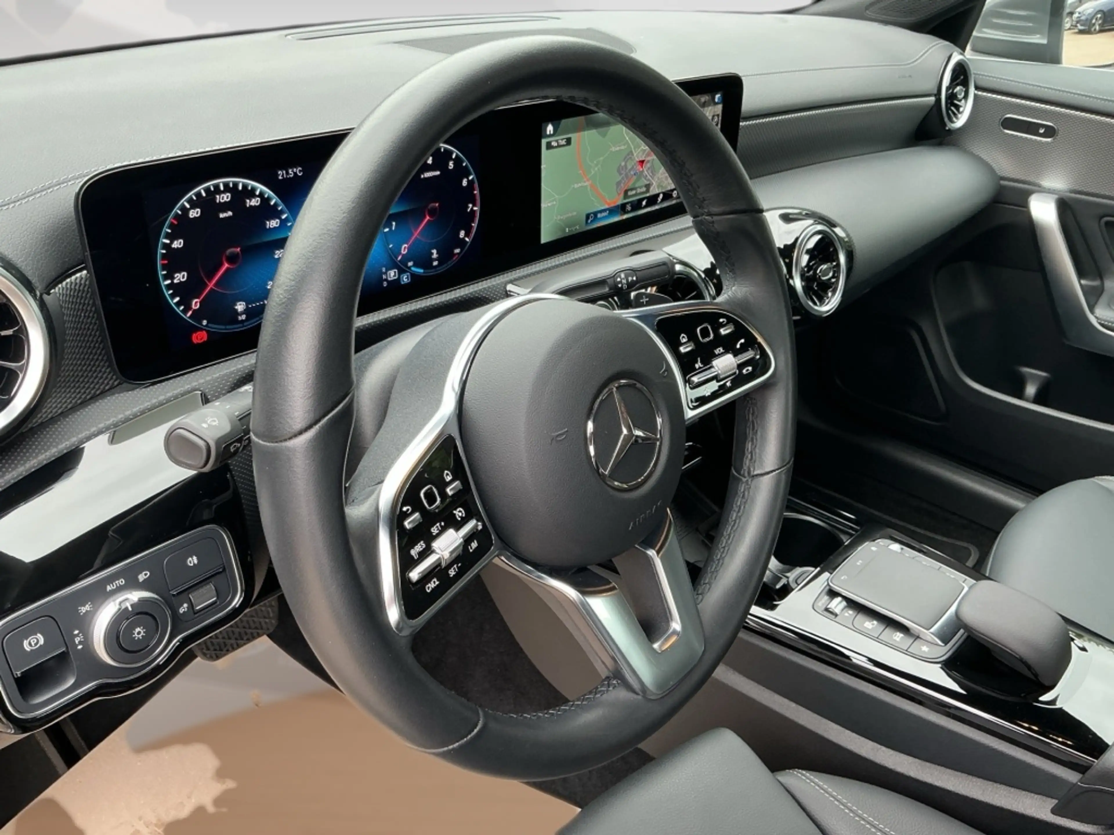 Mercedes-Benz CLA 180 Coupé PROGRESSIVE SPUR PDC SHZ — photo 12
