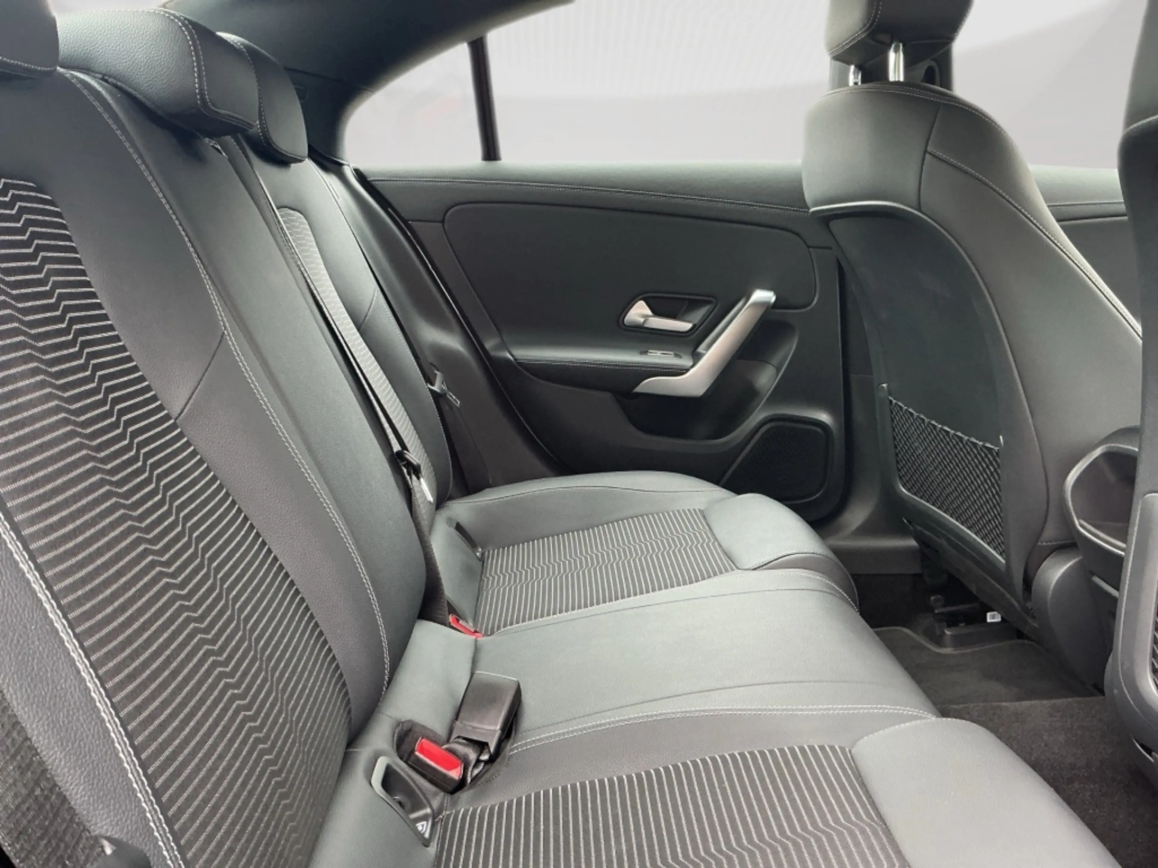 Mercedes-Benz CLA 180 Coupé PROGRESSIVE SPUR PDC SHZ — photo 14