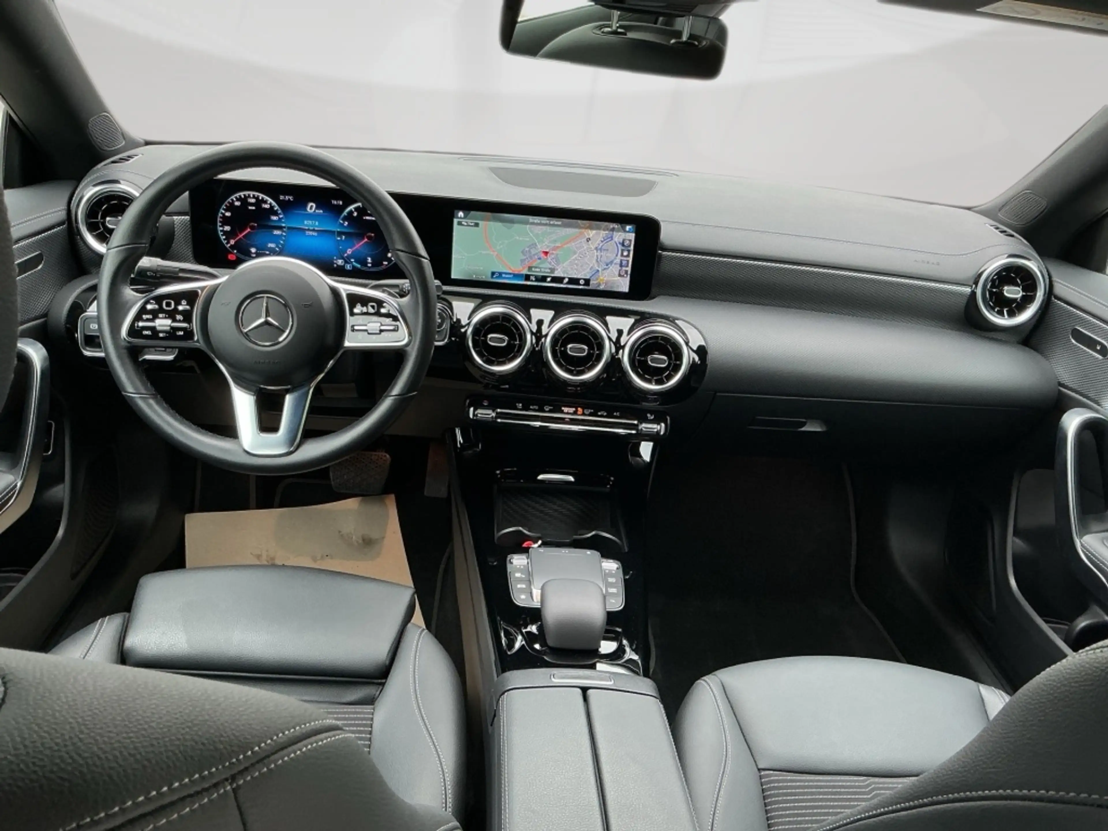 Mercedes-Benz CLA 180 Coupé PROGRESSIVE SPUR PDC SHZ — photo 13