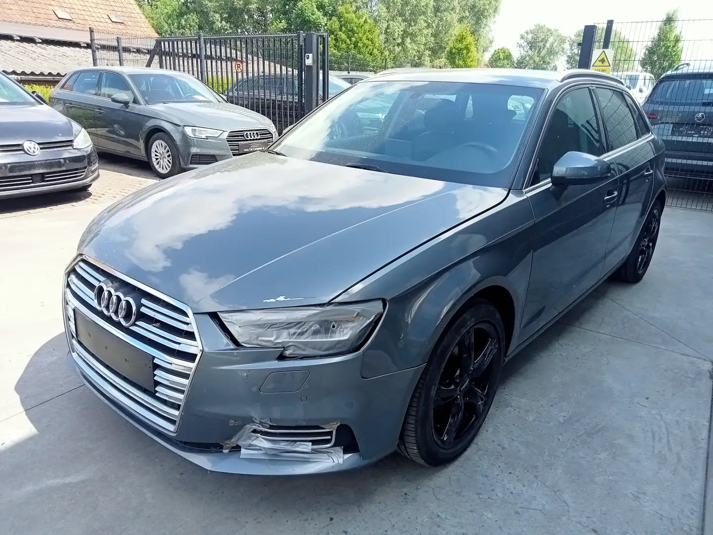 Audi A3 Sportback 1.0 TFSI*GPS*AC*HALF LEDER* !! SCHADE !! Grigio - 1