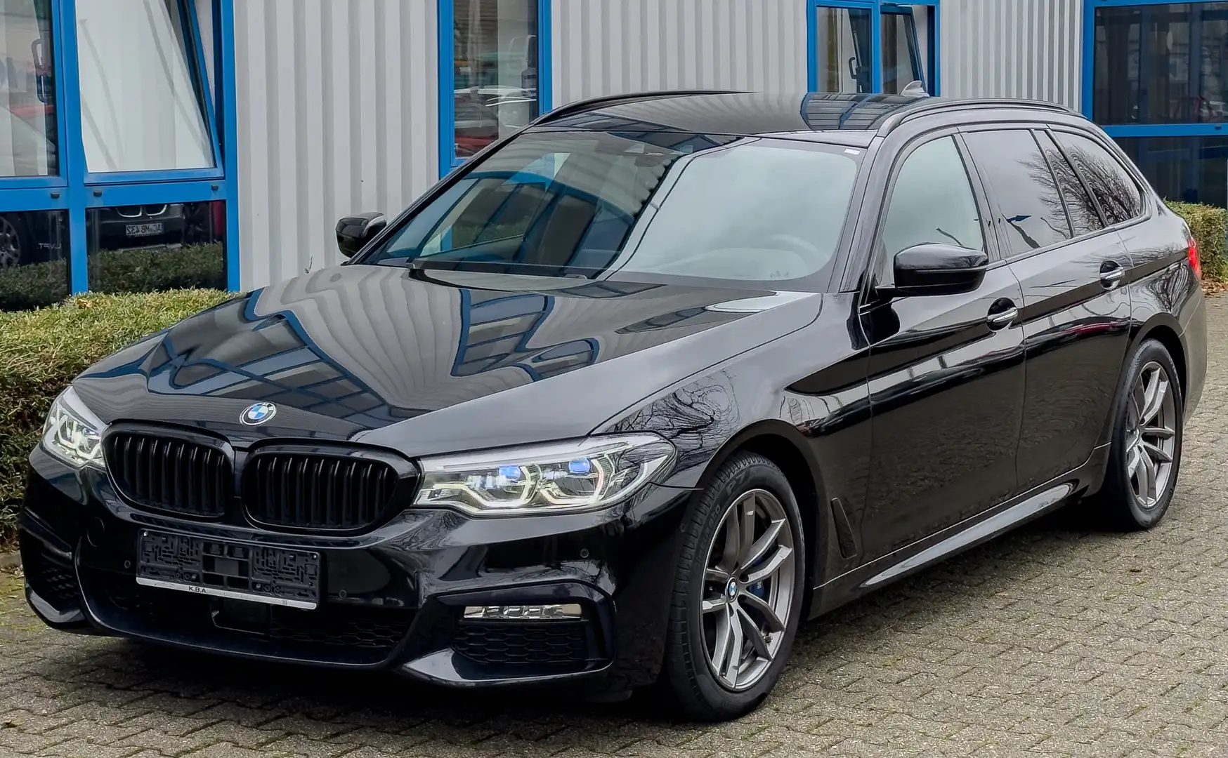 BMW 530 530d xDrive M-PAKET*LEDER*LED*KAMERA*ACC*KEYLESS* Schwarz - 1