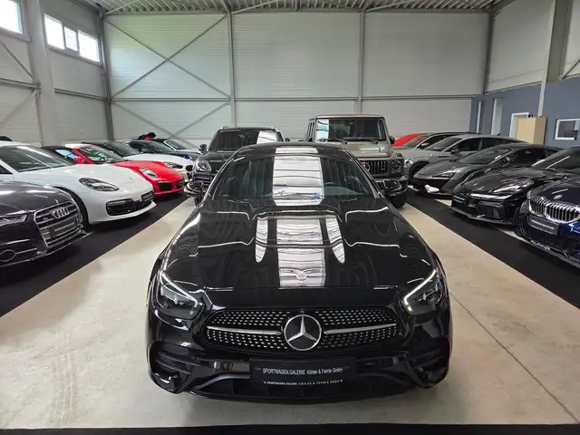 Mercedes-Benz E-Class view 4