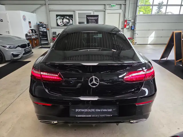 Mercedes-Benz E-Class view 12