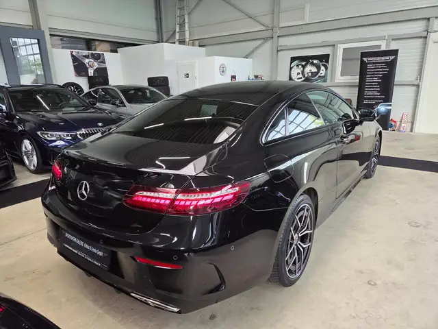 Mercedes-Benz E-Class view 11