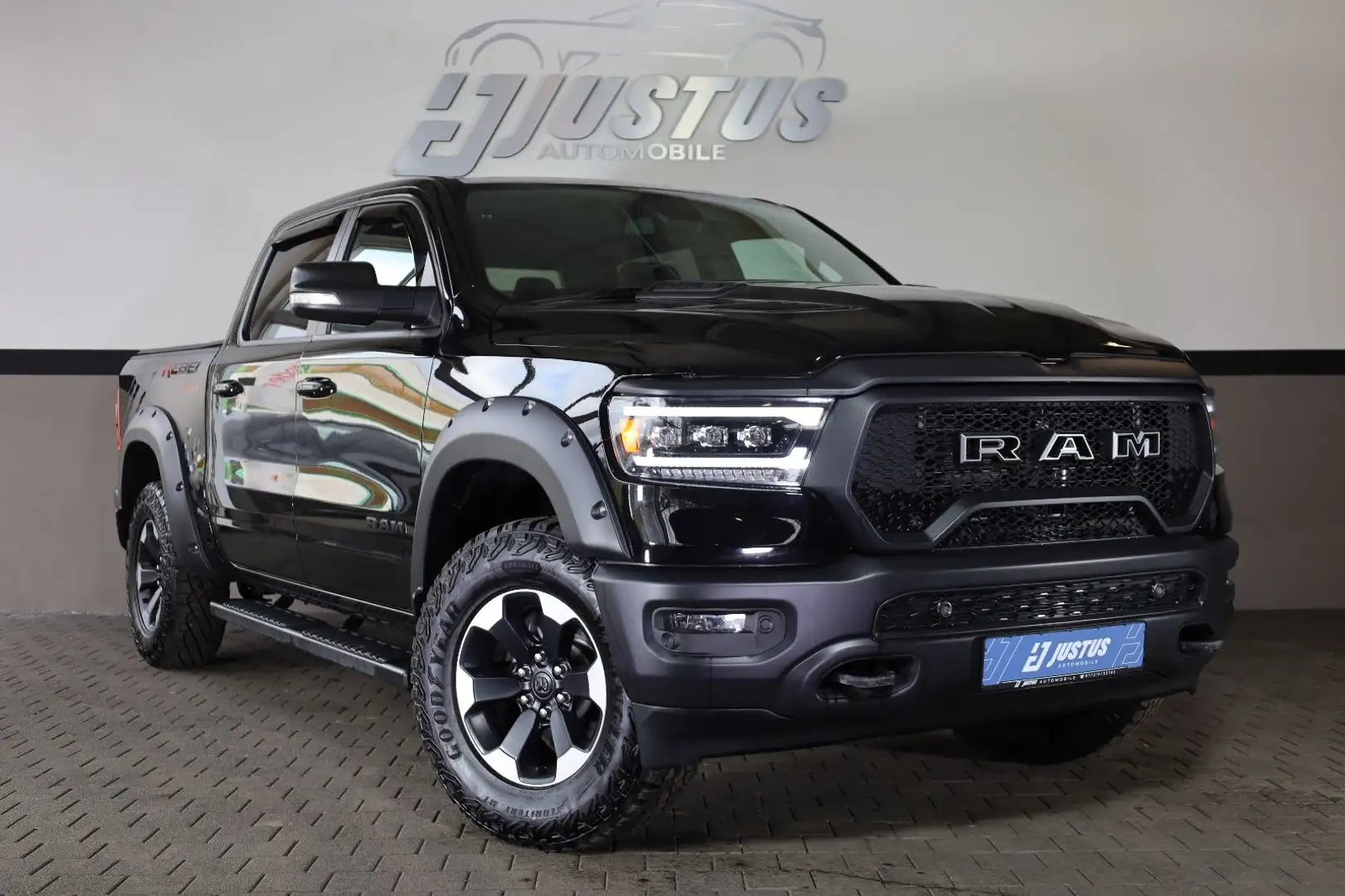 Dodge RAM 5.7 Rebel/BRC GAS/AIRMATIC/SHZ/LHZ/WIFI/R18 Schwarz - 1
