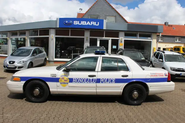 Ford Crown Honolulu Police original  V8