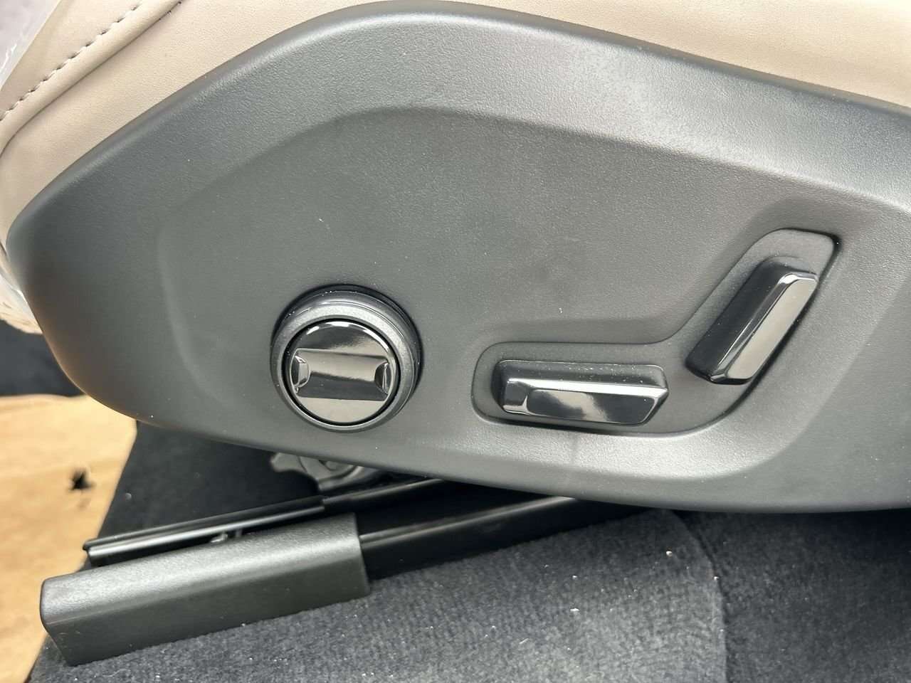 2026 Volvo XC90 Plus 7-Seater (Dark Theme) Protection Package | Ha thumb 20