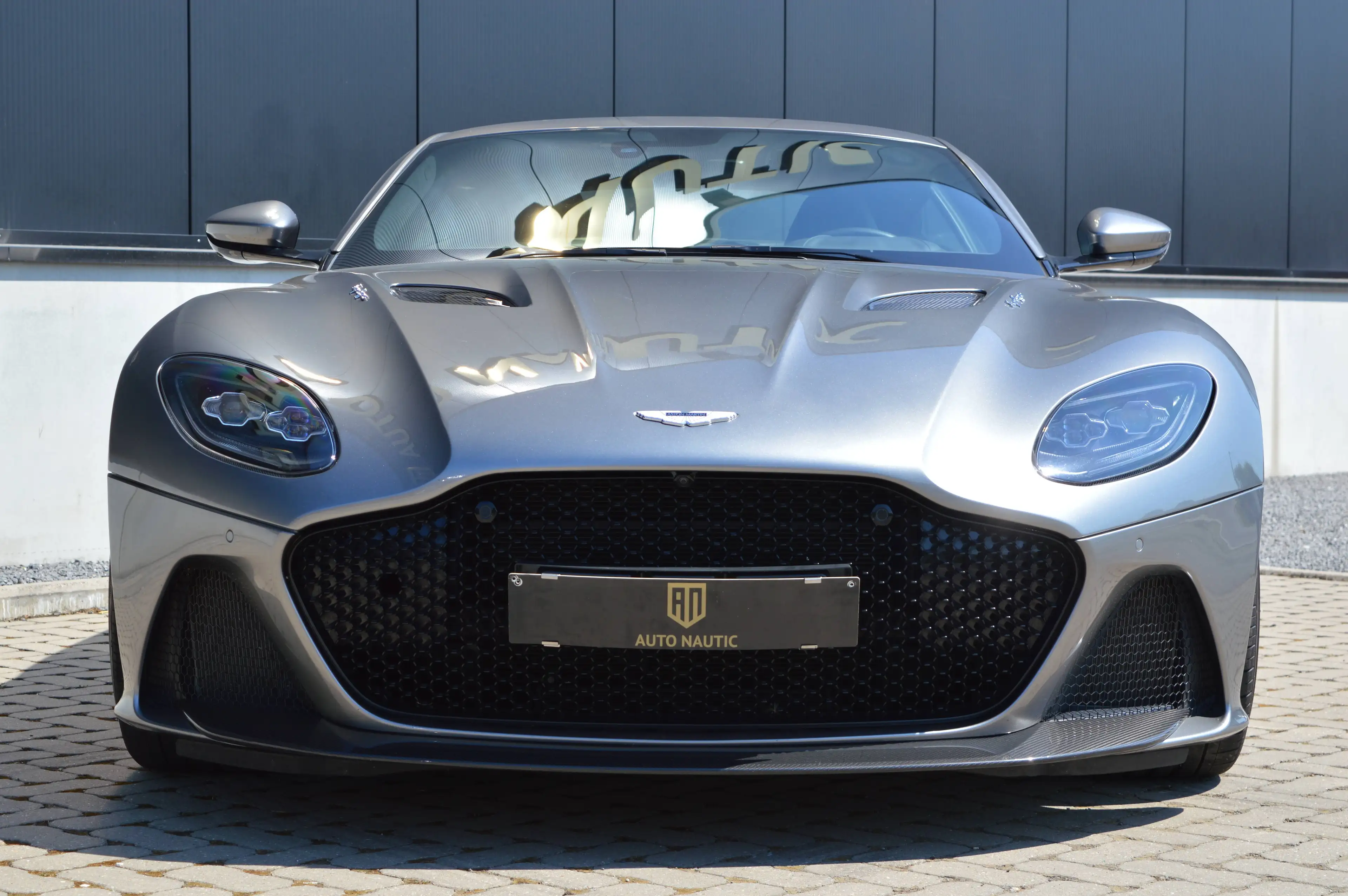 Aston Martin DBS Superleggera 5.2i V12 - 1 HAND - 11.000 km - Carbon — photo 2