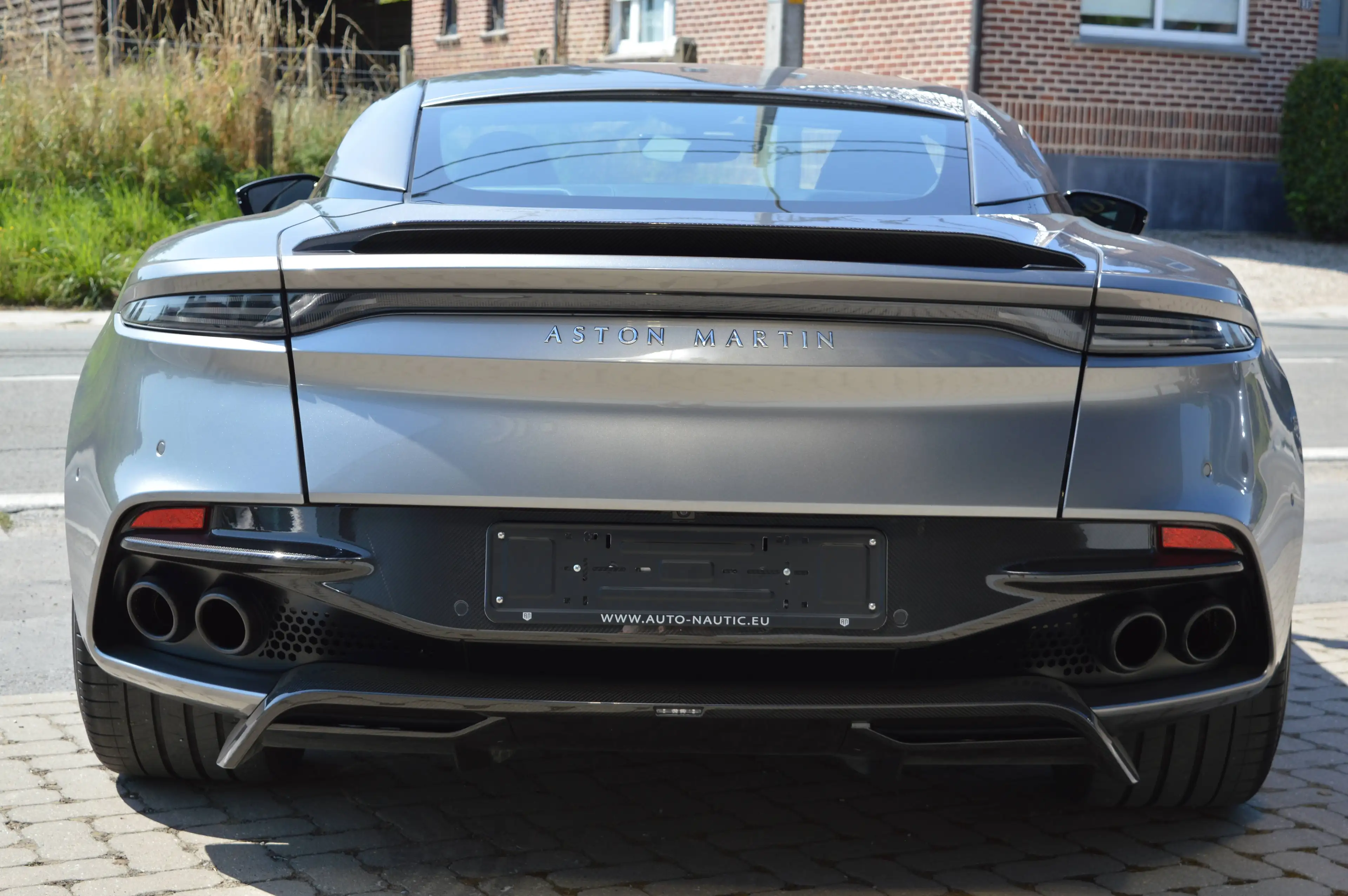Aston Martin DBS Superleggera 5.2i V12 - 1 HAND - 11.000 km - Carbon — photo 4