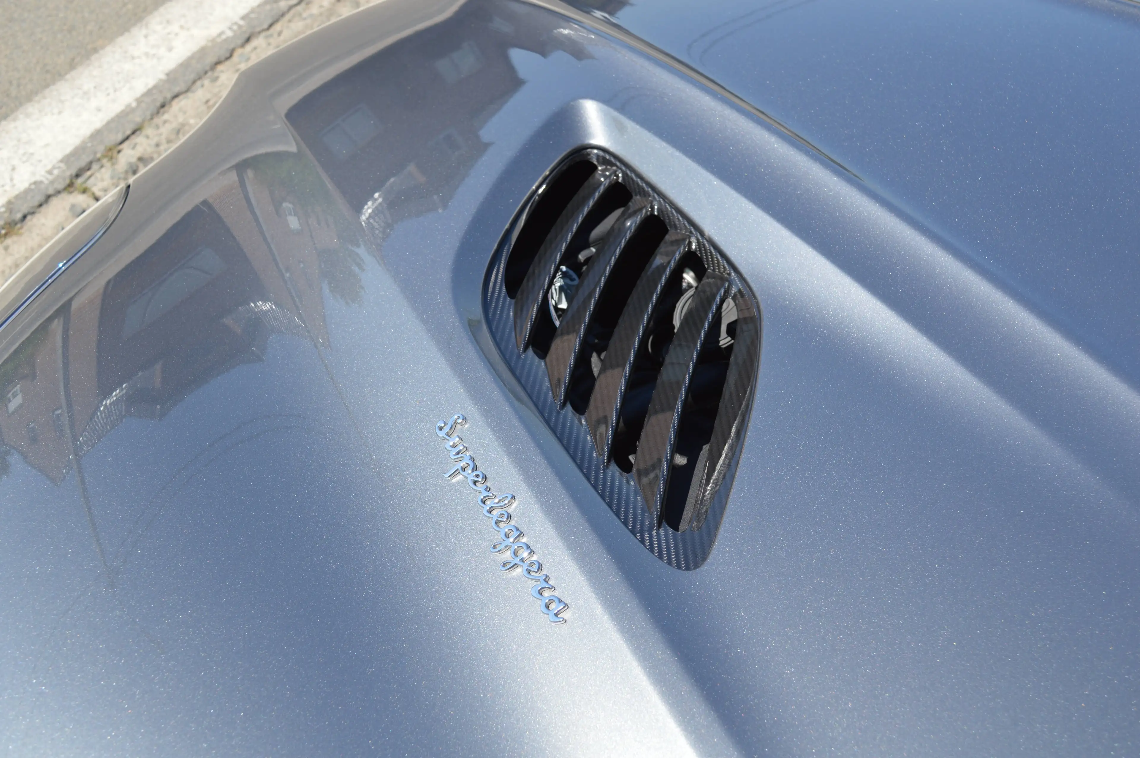 Aston Martin DBS Superleggera 5.2i V12 - 1 HAND - 11.000 km - Carbon — photo 7