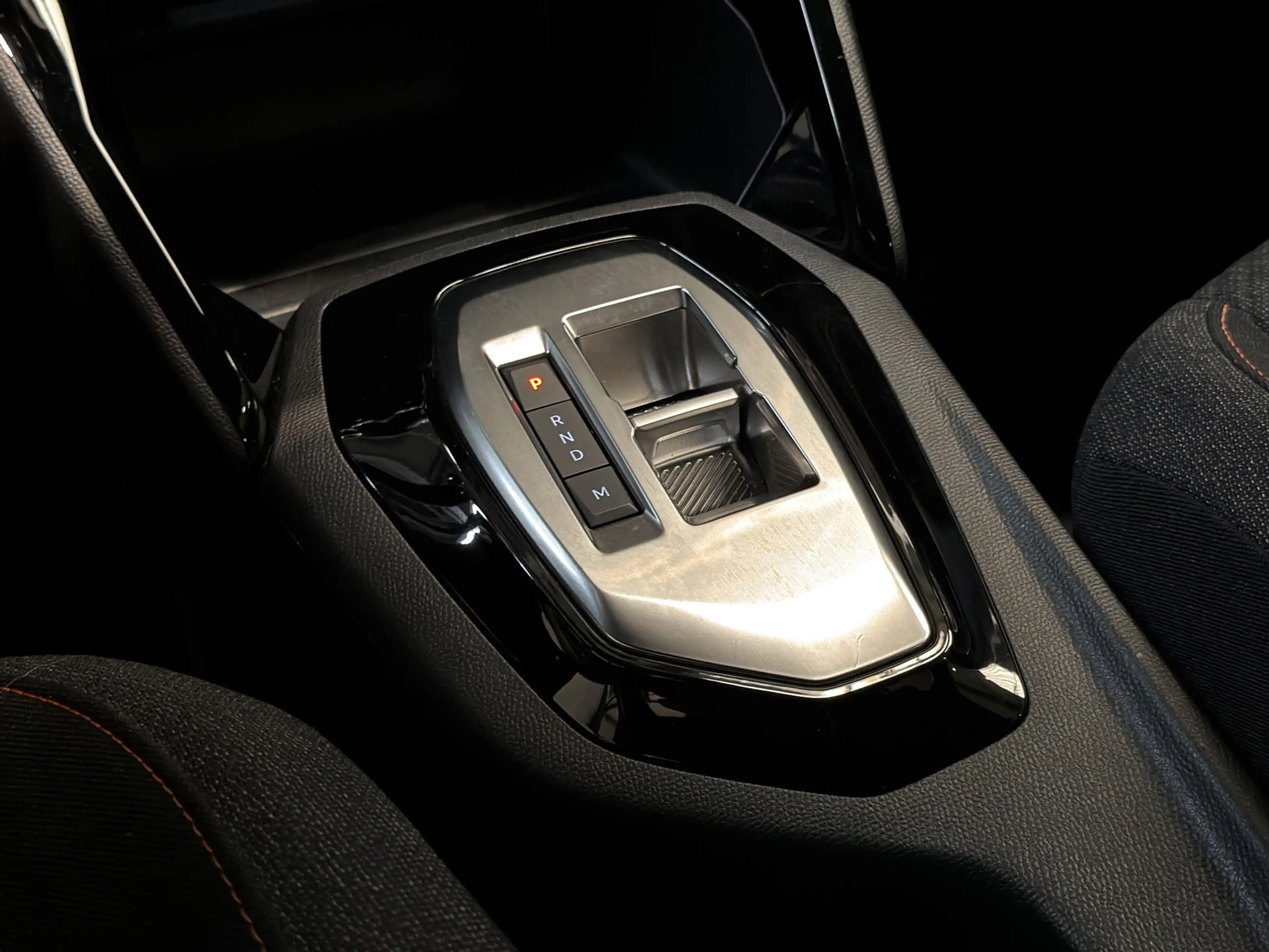Peugeot 2008 1.2 Hybrid 136 Style|Automaat|Cruise Control|Carpl — photo 9