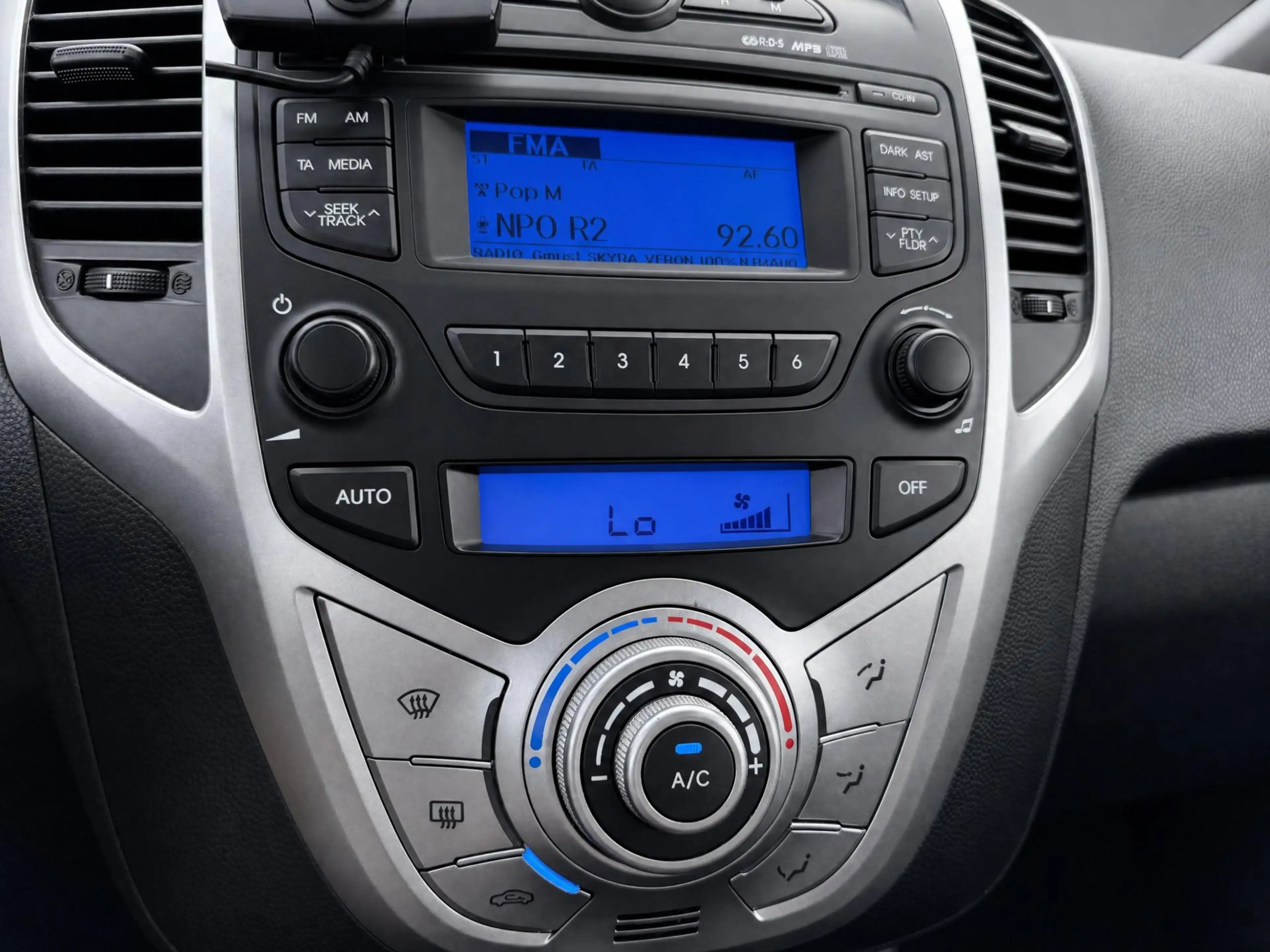 Hyundai iX20 1.4i i-Vision met Panorama dak !!! Trekhaak !!! Cl — photo 14