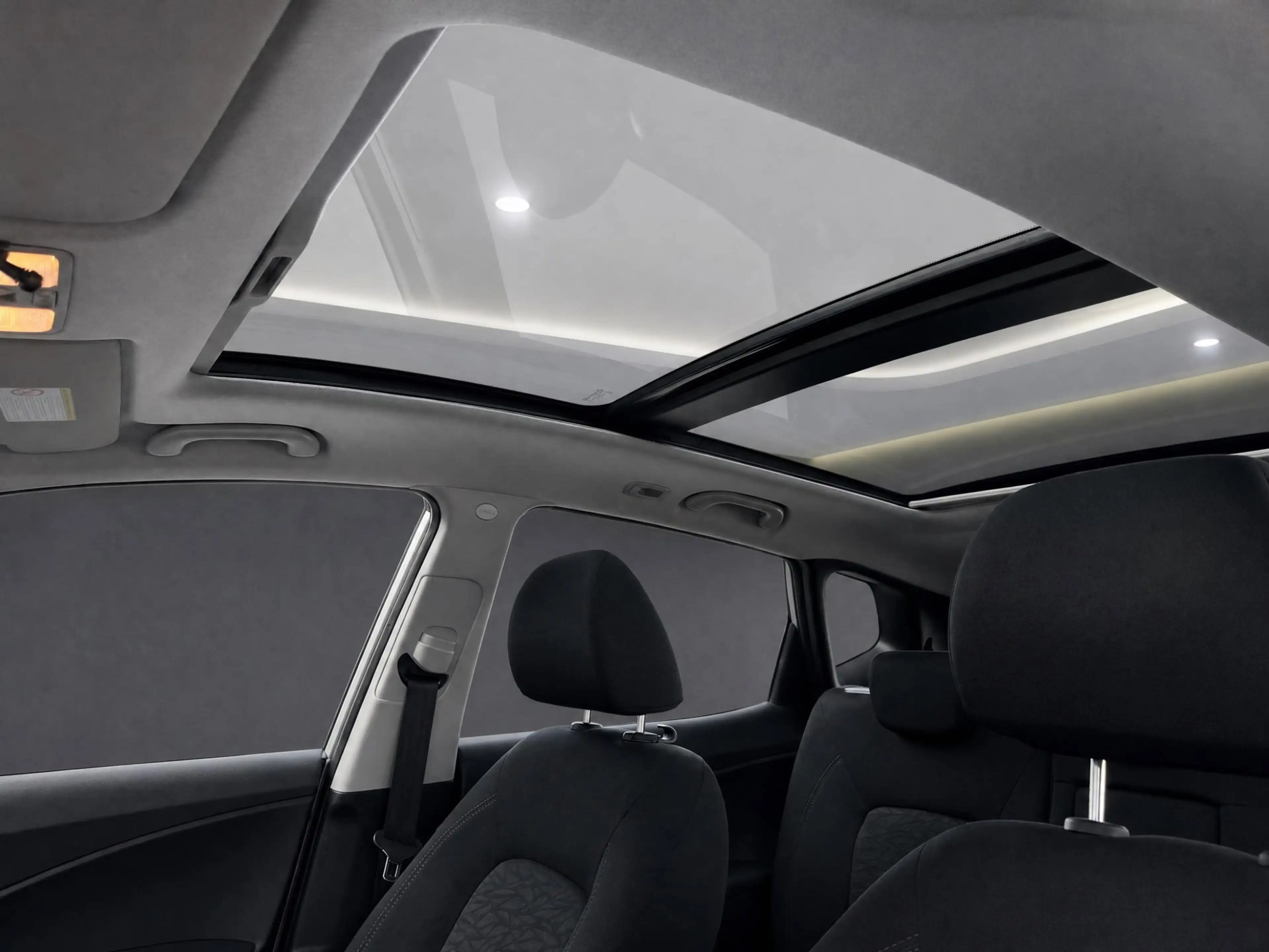 Hyundai iX20 1.4i i-Vision met Panorama dak !!! Trekhaak !!! Cl — photo 10