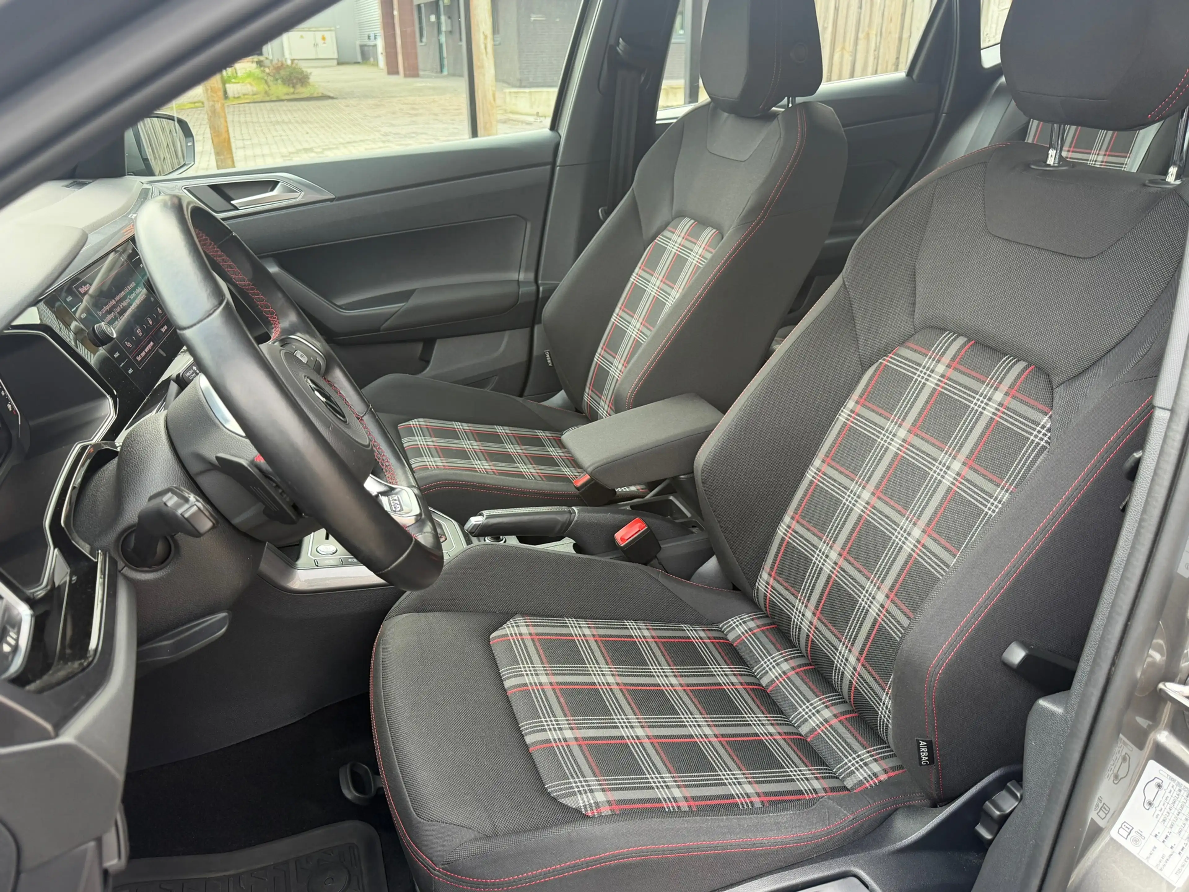 Volkswagen Polo GTI 2.0 TSI virtual LED carplay — photo 9
