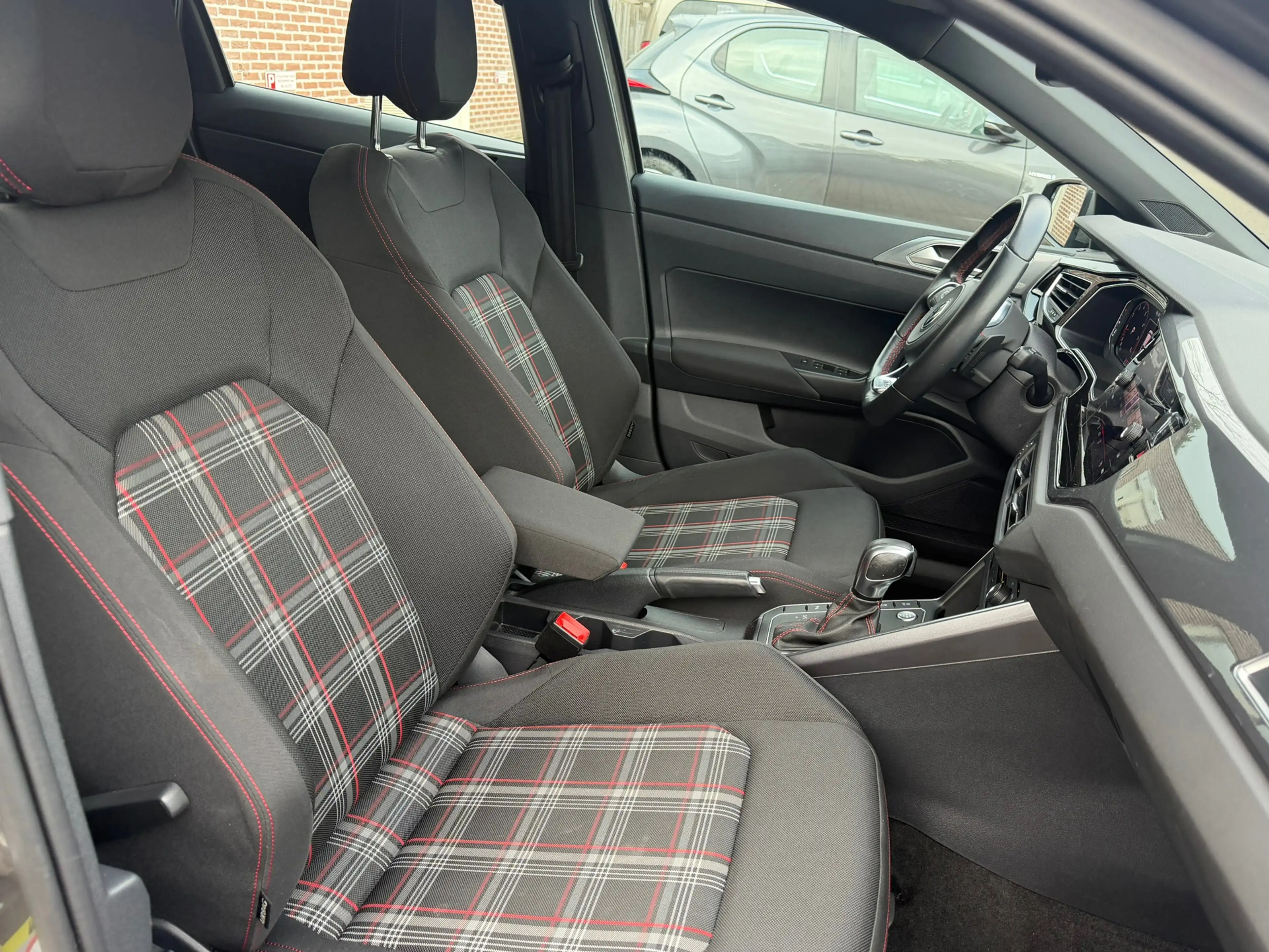 Volkswagen Polo GTI 2.0 TSI virtual LED carplay — photo 13
