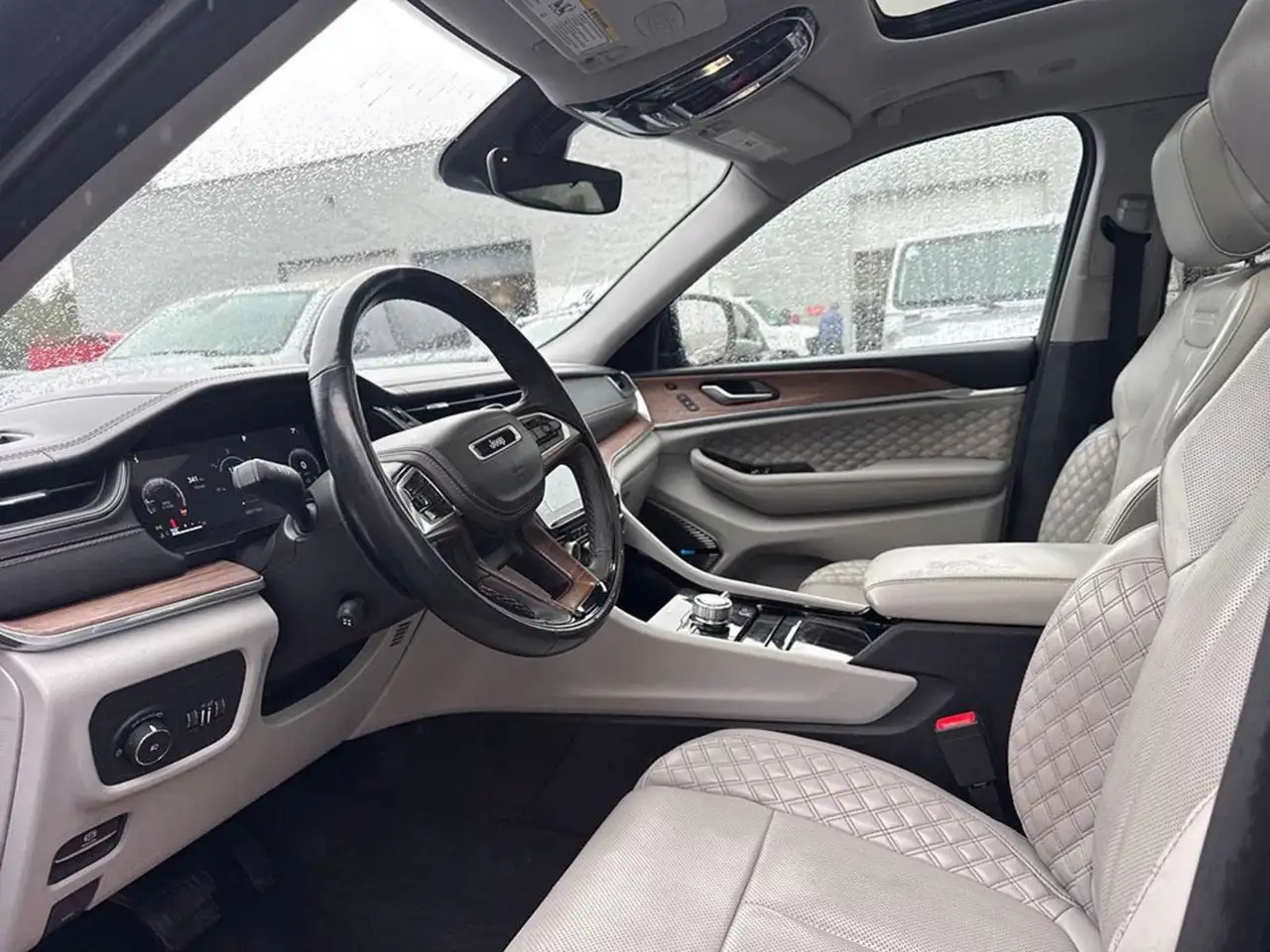 Jeep Grand Cherokee снимка Jeep Grand Cherokee