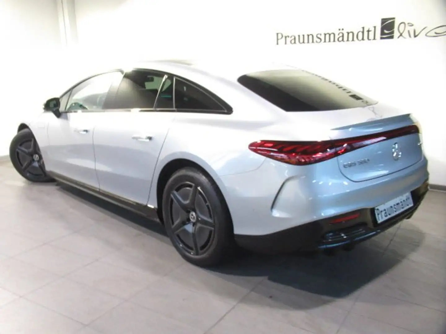 Mercedes-Benz EQS 580 4M AMG Night Distr./Pano/Sound/MBUX/360° Zilver - 2