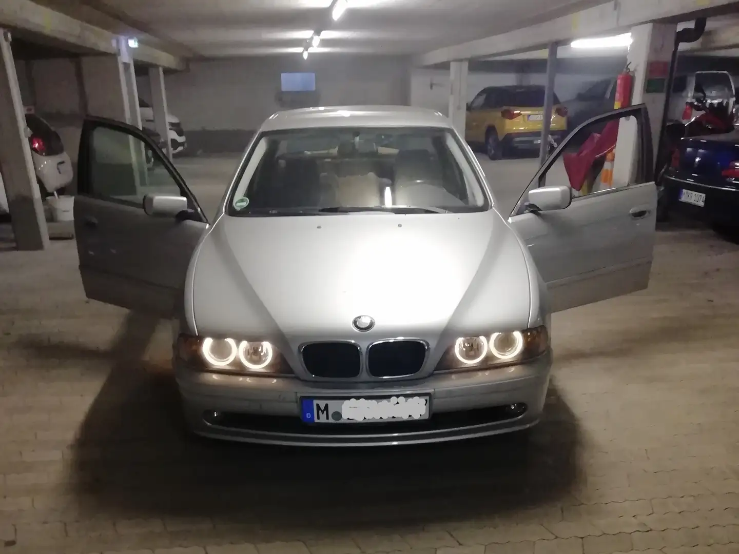 BMW 520 520i Edition Lifestyle Gris - 1