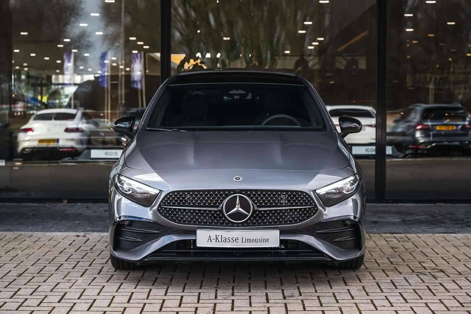 Mercedes-Benz A 180 Limousine AMG Line | Panorama-schuifdak | Navigati Grey - 2