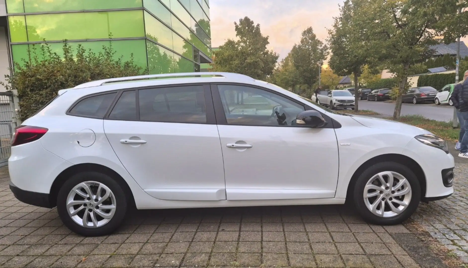 Renault Megane Grandtour ENERGY TCe 115 Start & Stopp LIMITED Weiß - 2