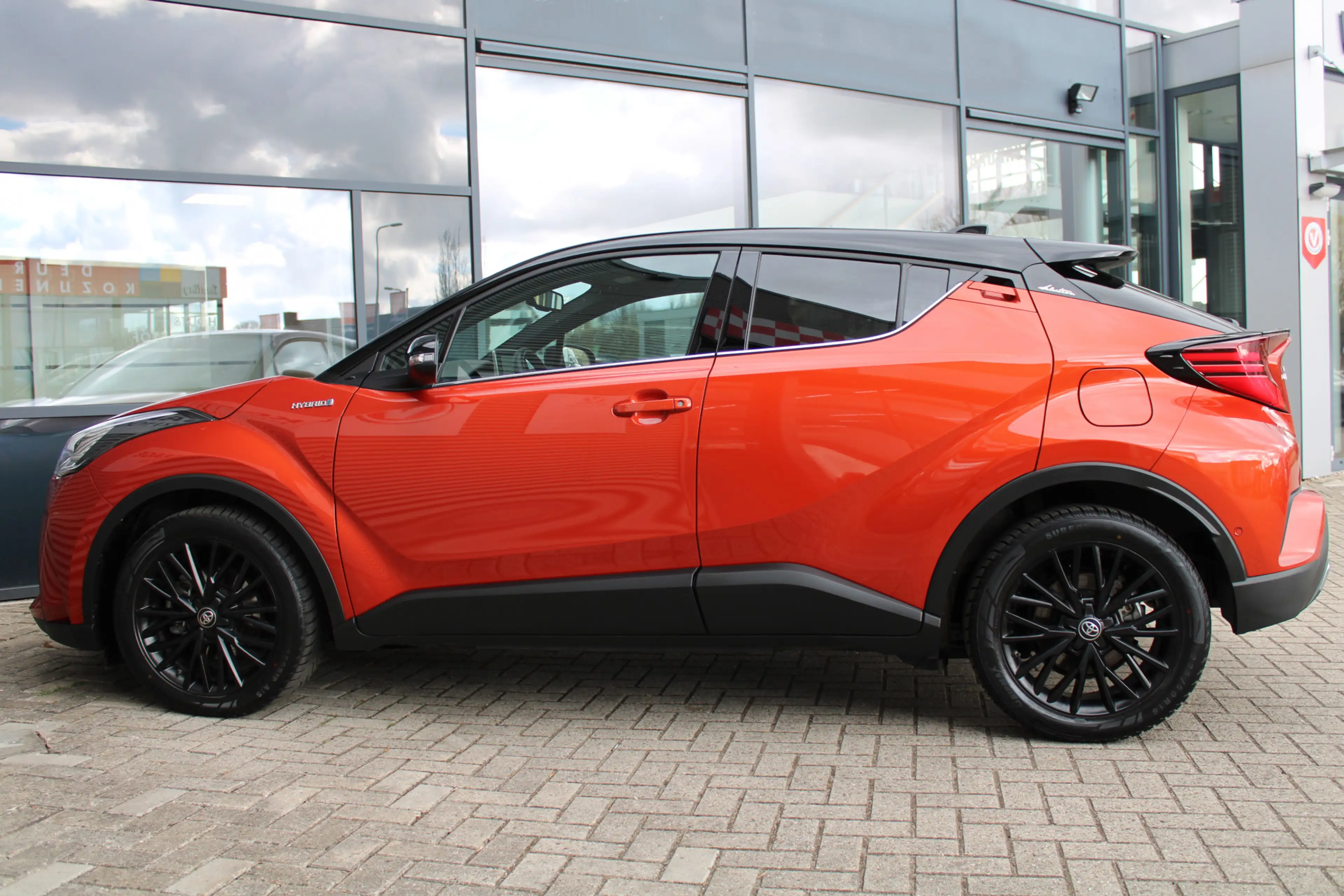 Toyota C-HR 2.0 Hybrid Launch Edition LED,LEER,JBL,NAVI/CAM — photo 8