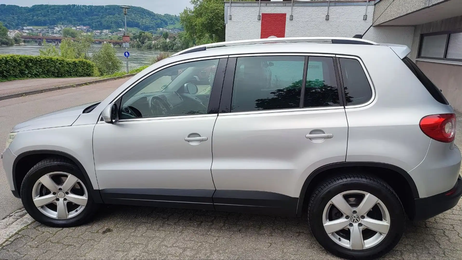 Volkswagen Tiguan Tiguan 2.0 TDI DPF 4Motion Sport Grau - 2