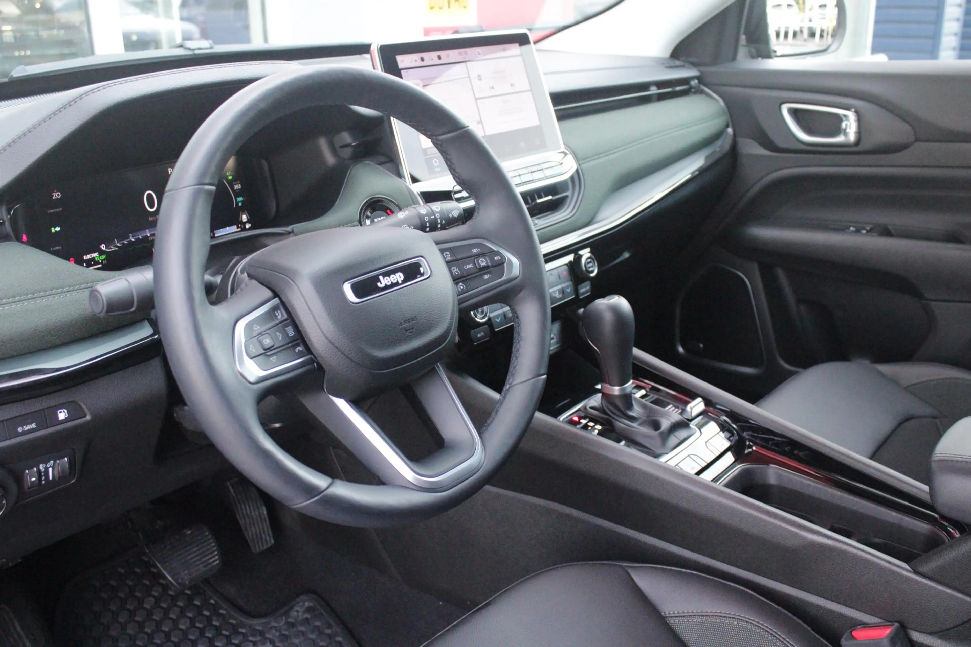 Jeep Compass 4xe 240PK Plug-in Hybrid Electric NORTH STAR | PAN — photo 6