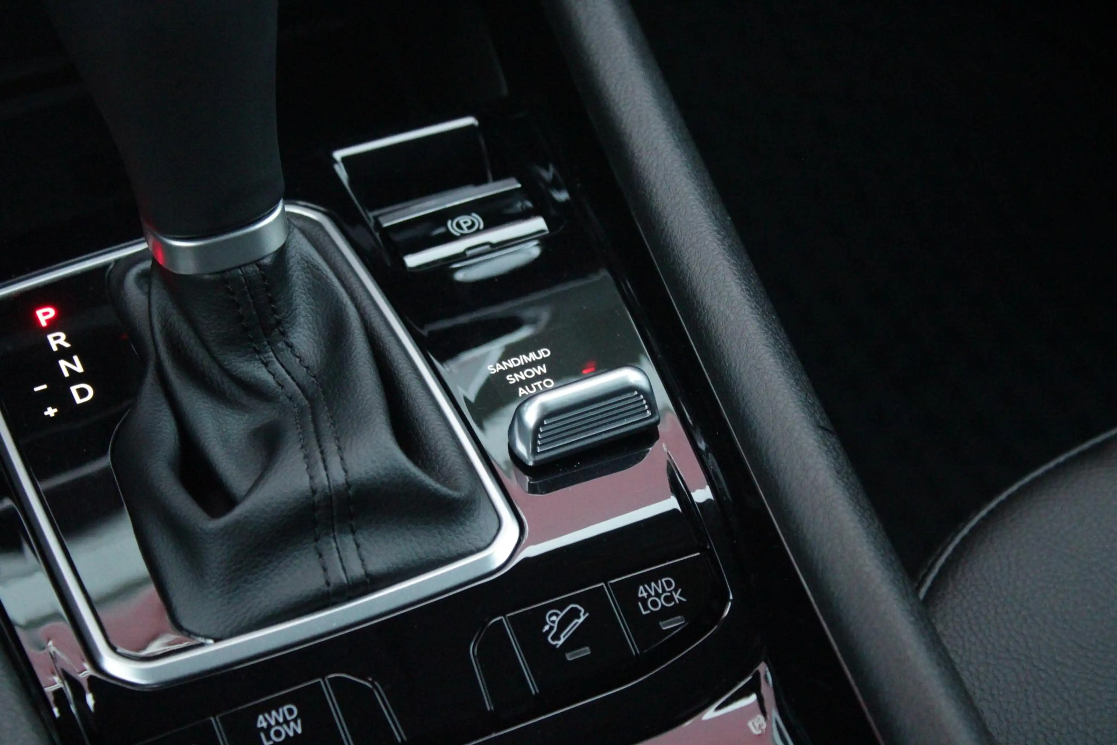 Jeep Compass 4xe 240PK Plug-in Hybrid Electric NORTH STAR | PAN — photo 41