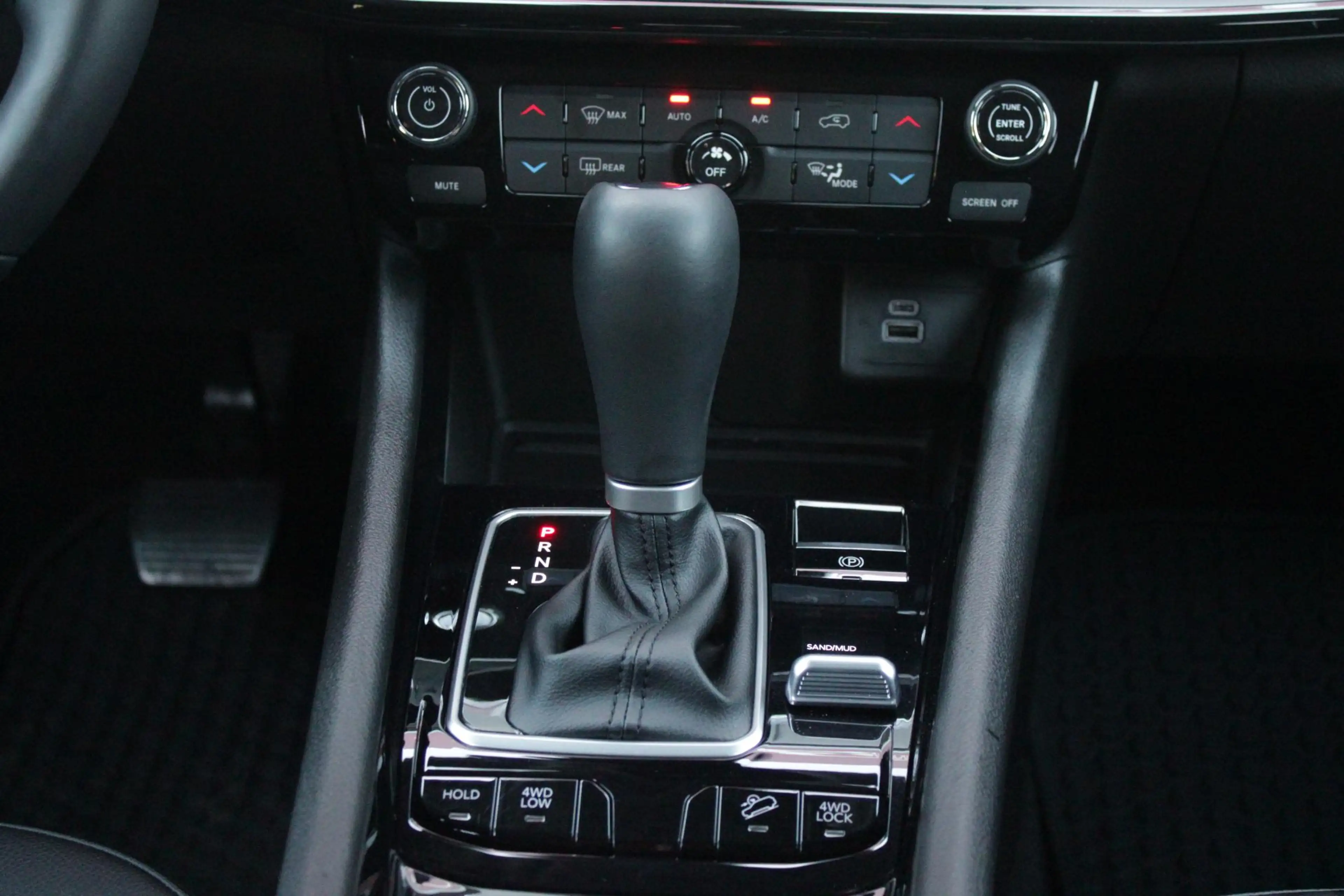 Jeep Compass 4xe 240PK Plug-in Hybrid Electric NORTH STAR | PAN — photo 16