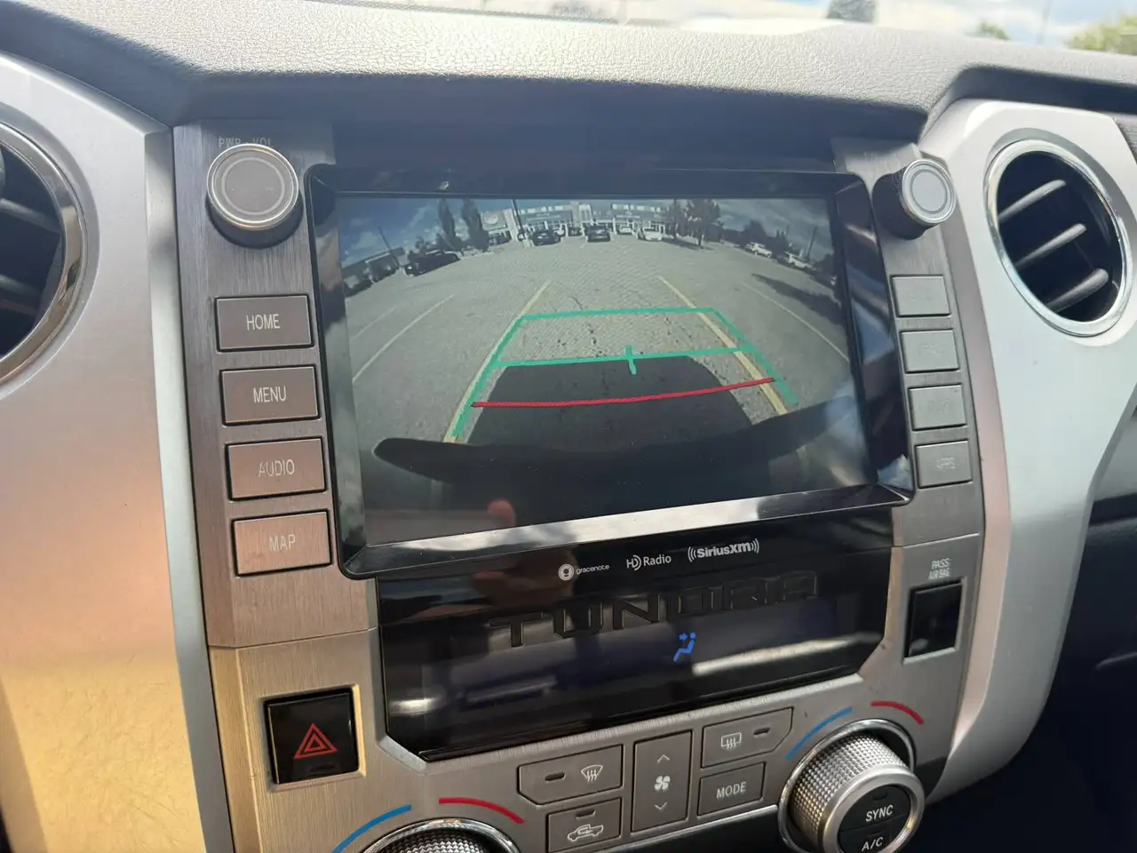 Toyota Tundra снимка Toyota Tundra