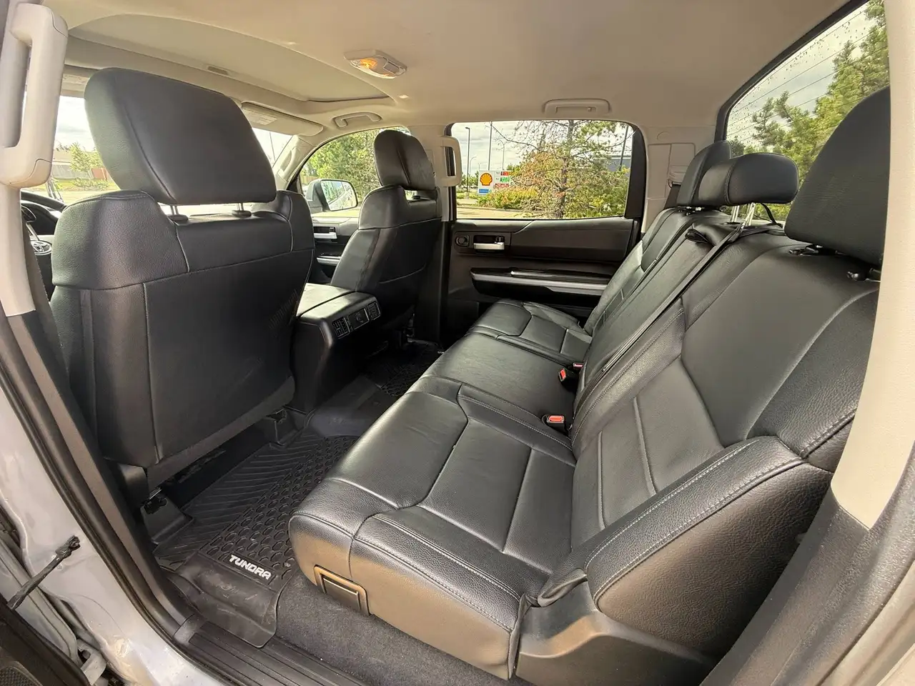 Toyota Tundra снимка Toyota Tundra